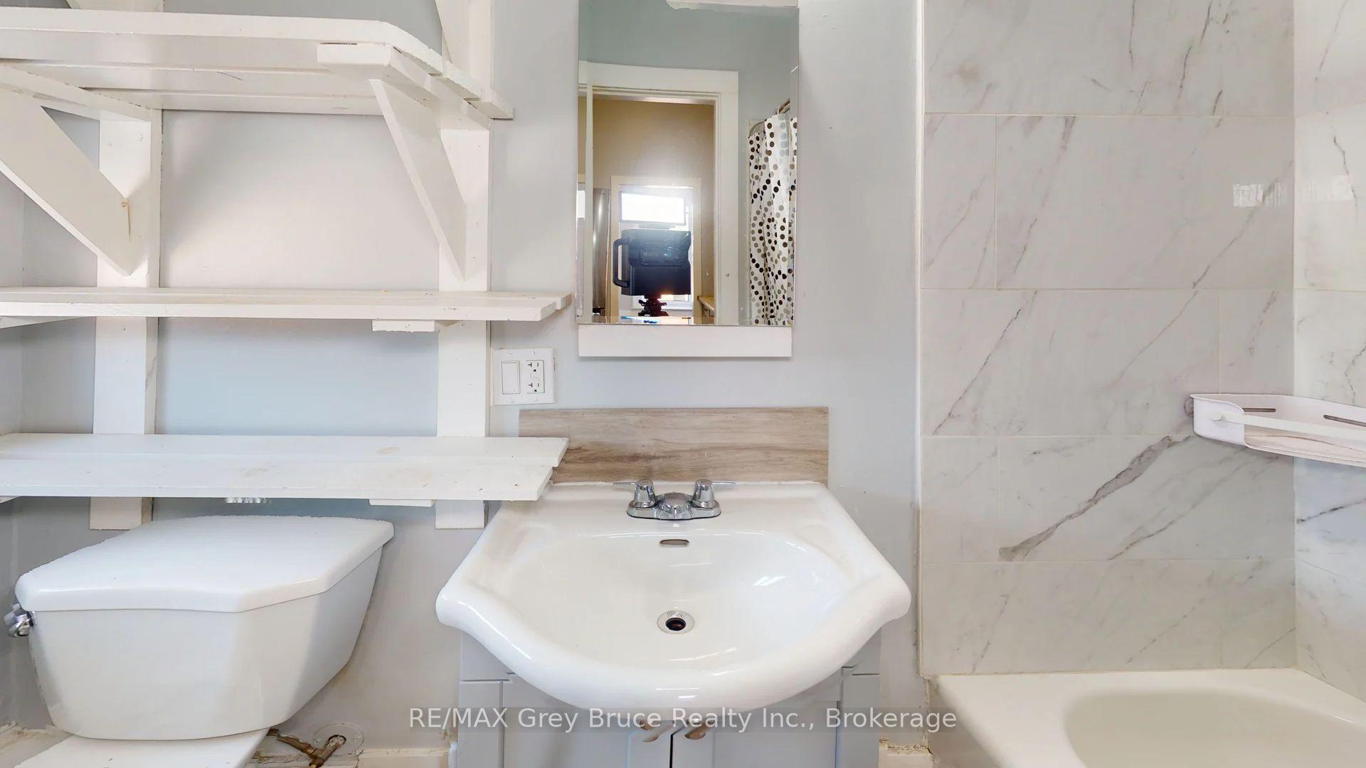 Photo 5 of Unit 6, 844 2nd Avenue E, Owen Sound — HOMEH