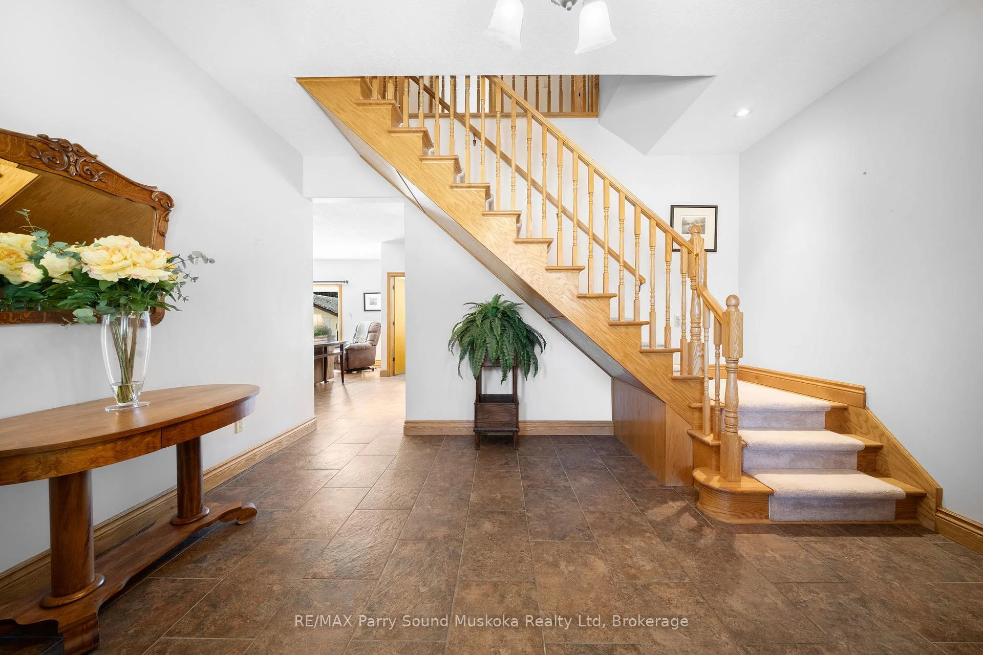 Photo 12 of 217 South Shore Road, The Archipelago, Archipelago North — HOMEH