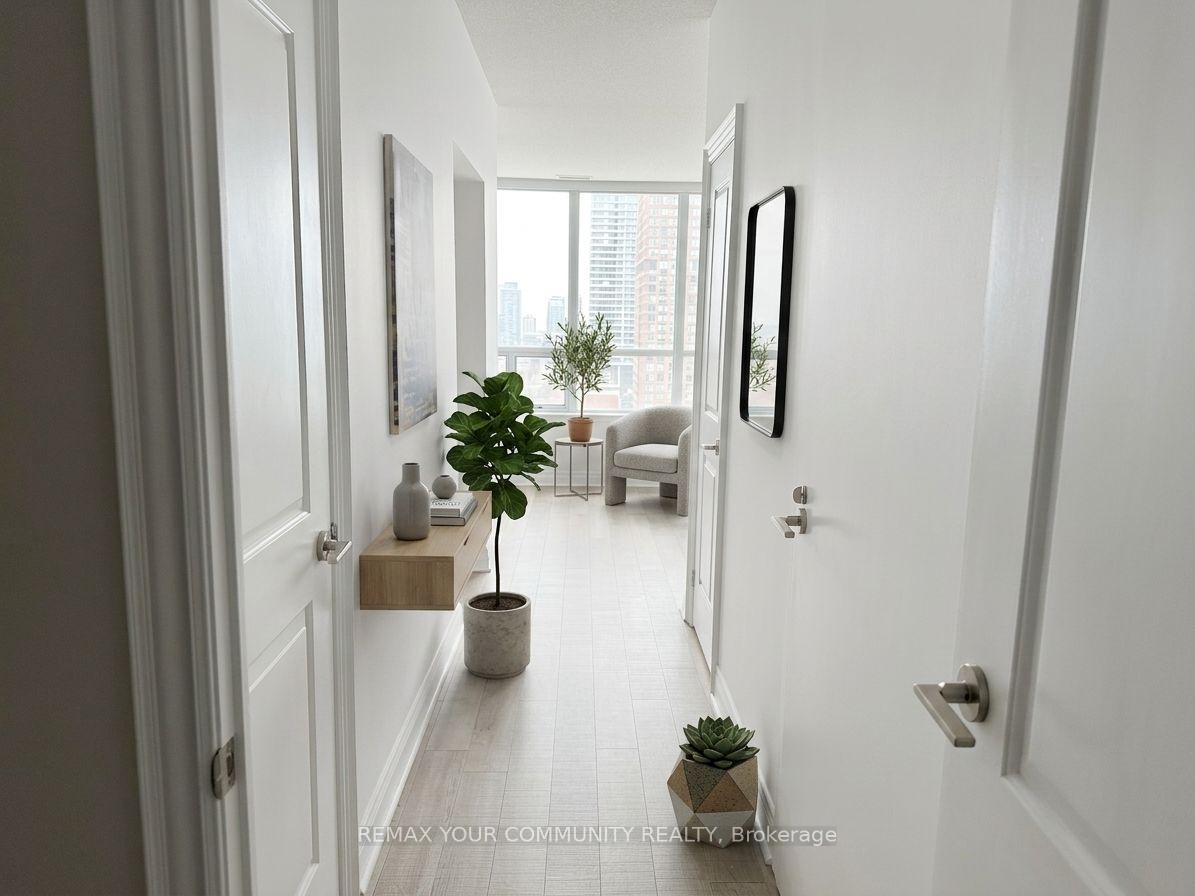 Photo 8 of Unit 3712, 28 Ted Rogers Way, Toronto, Church-Yonge Corridor — HOMEH