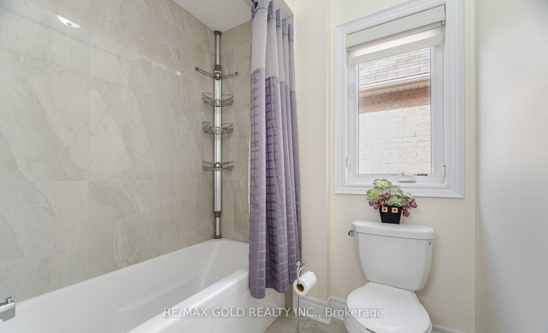 Photo 36 of 106 Rising Hill Ridge, Brampton, Bram West — HOMEH