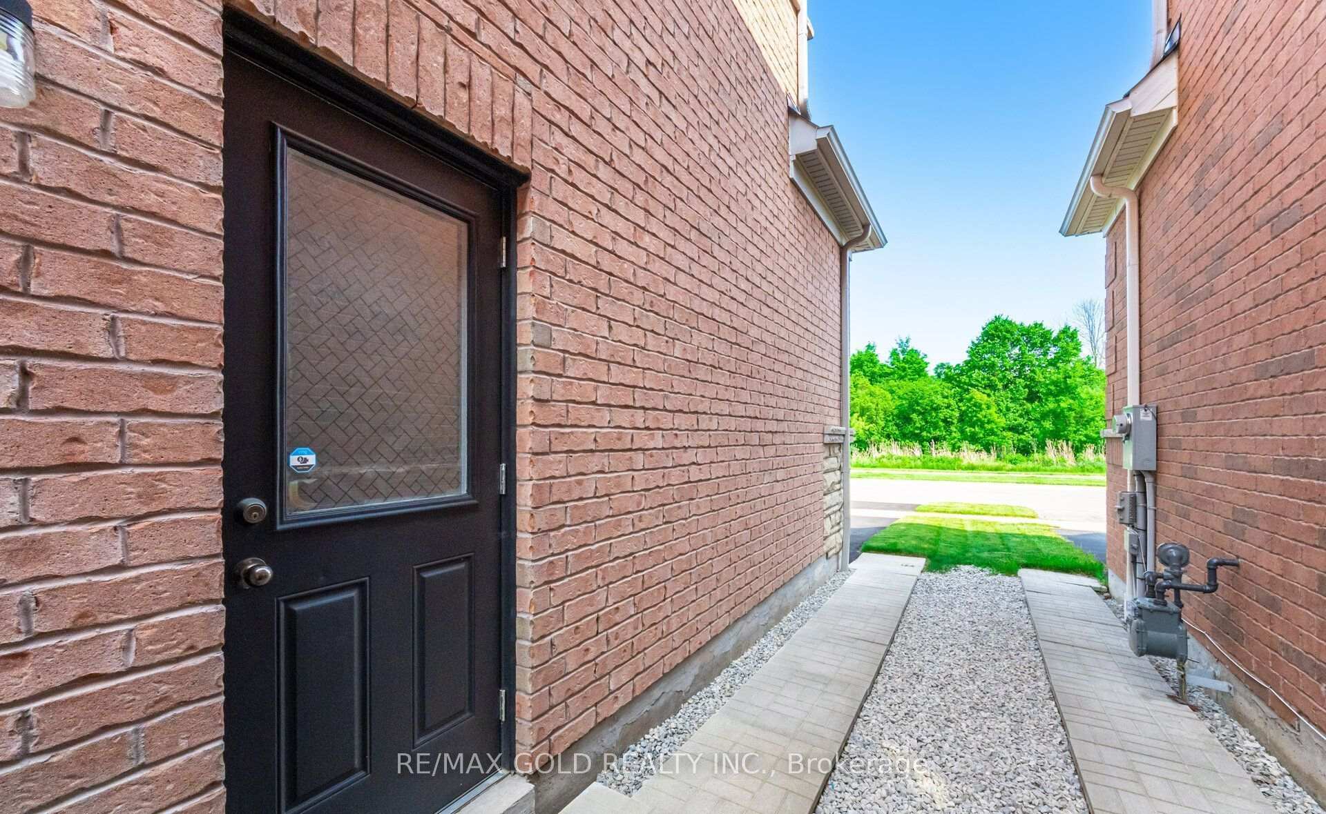Photo 44 of 106 Rising Hill Ridge, Brampton, Bram West — HOMEH