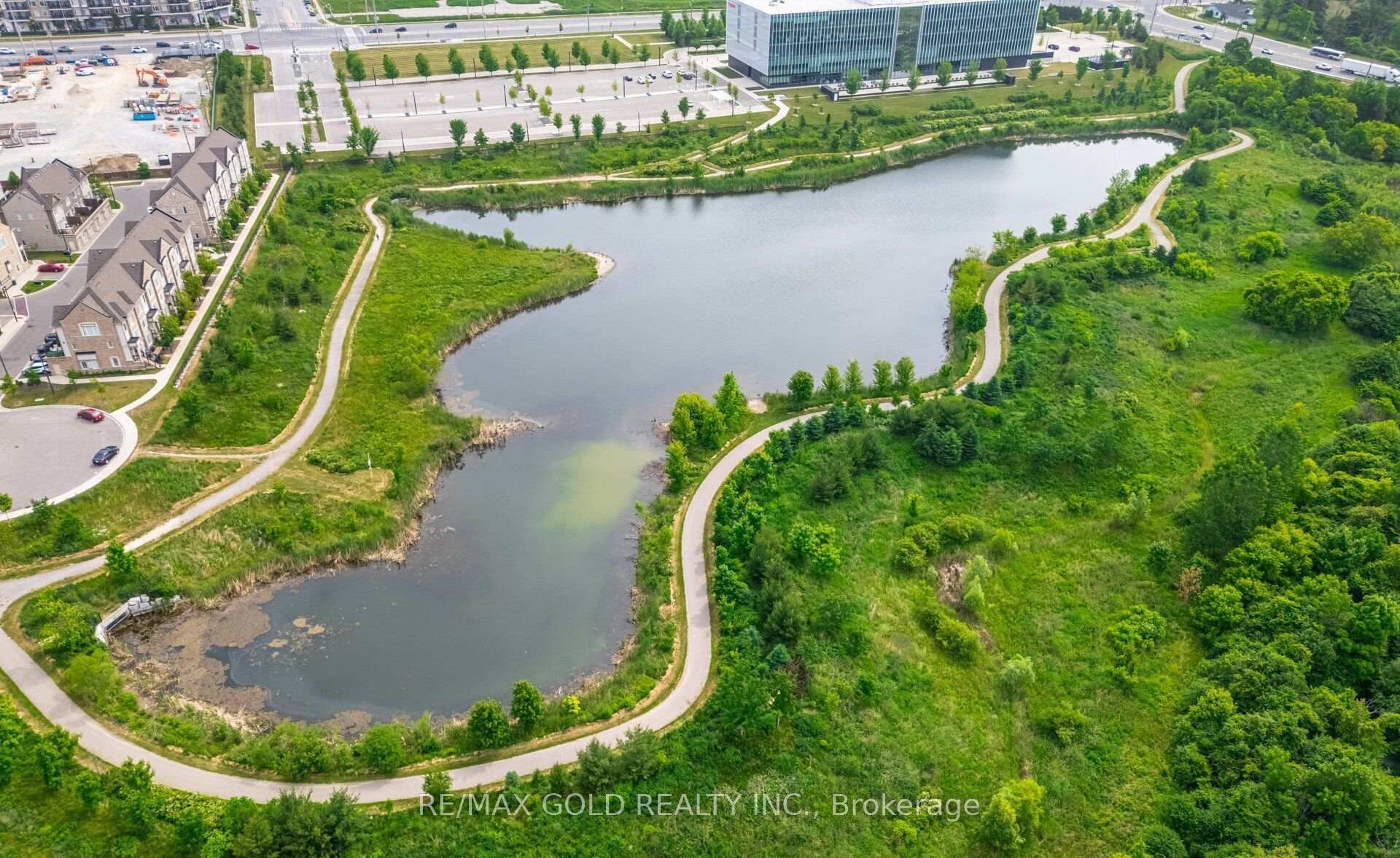 Photo 48 of 106 Rising Hill Ridge, Brampton, Bram West — HOMEH