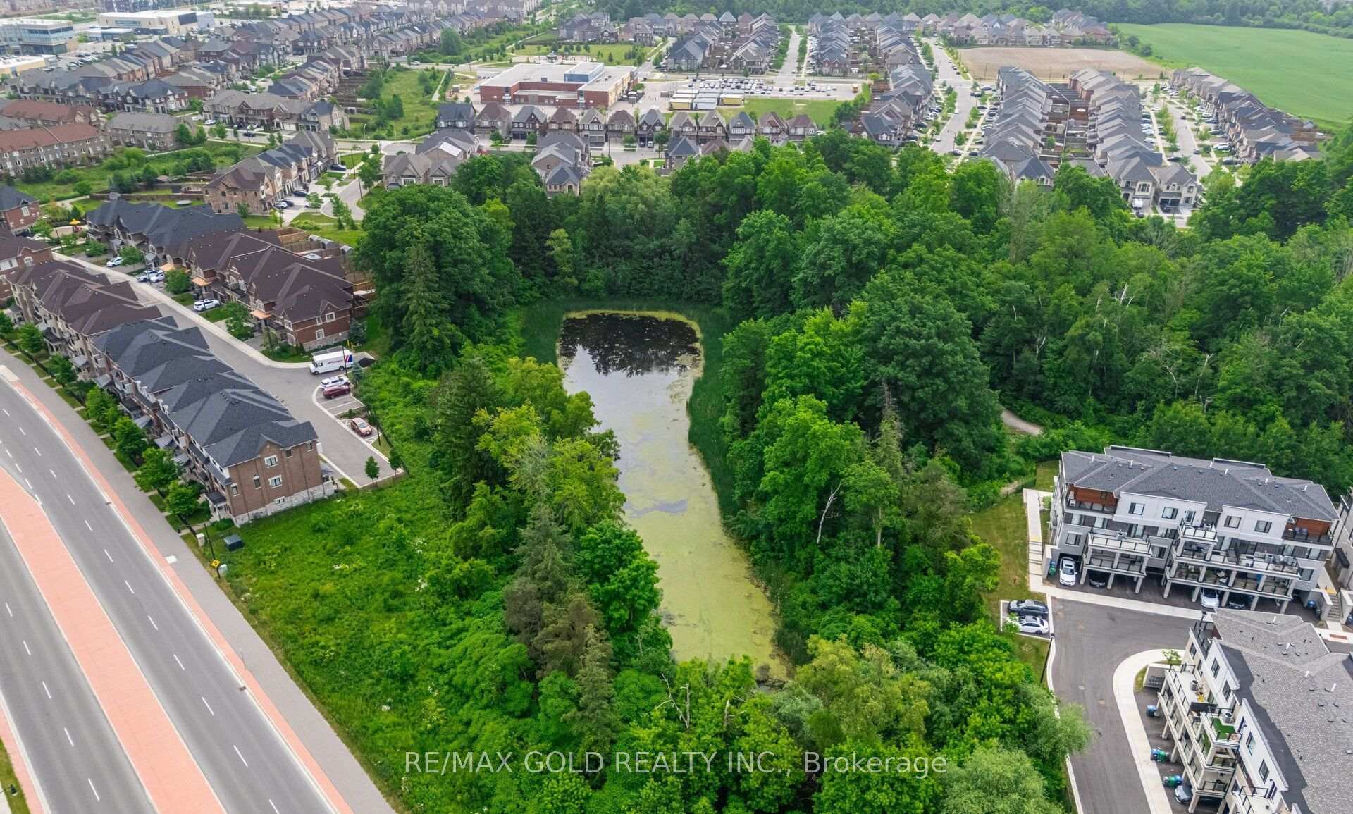 Photo 49 of 106 Rising Hill Ridge, Brampton, Bram West — HOMEH