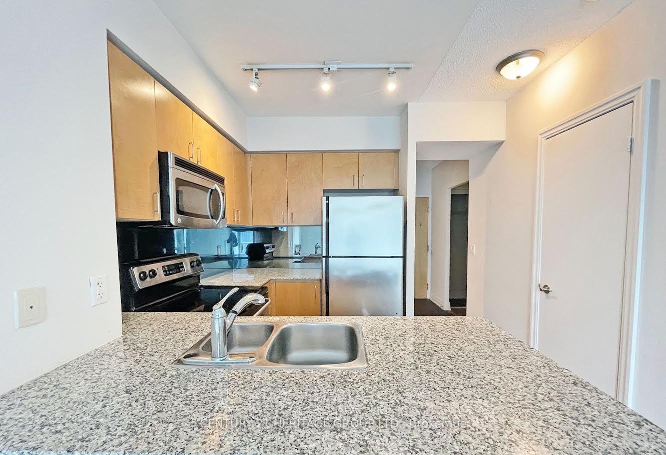Photo 5 of Unit 1305, 8 Scollard Street, Toronto, The Annex — HOMEH