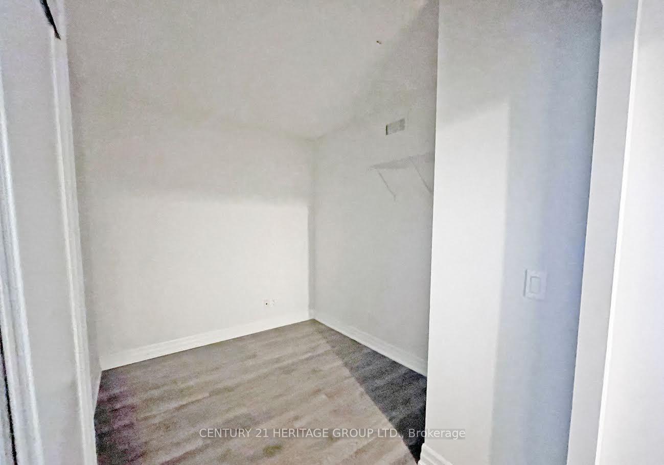 Photo 6 of Unit 1305, 8 Scollard Street, Toronto, The Annex — HOMEH