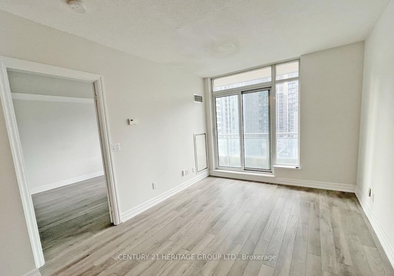 Photo 7 of Unit 1305, 8 Scollard Street, Toronto, The Annex — HOMEH