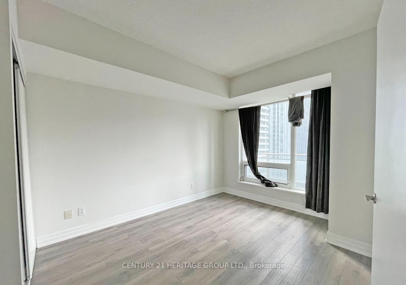 Photo 9 of Unit 1305, 8 Scollard Street, Toronto, The Annex — HOMEH