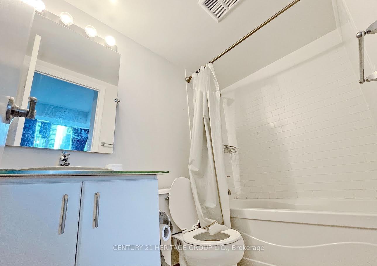 Photo 10 of Unit 1305, 8 Scollard Street, Toronto, The Annex — HOMEH