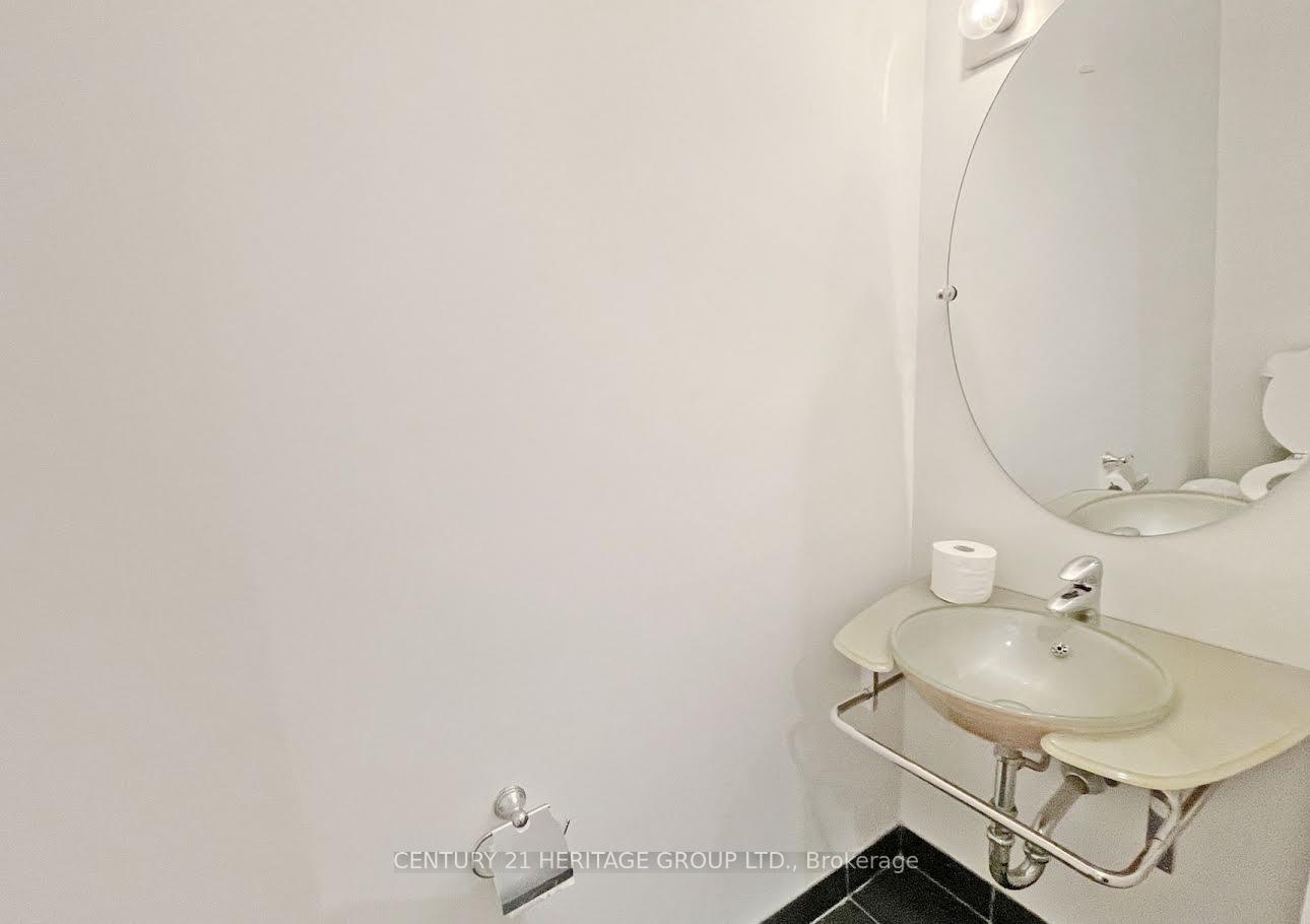 Photo 11 of Unit 1305, 8 Scollard Street, Toronto, The Annex — HOMEH