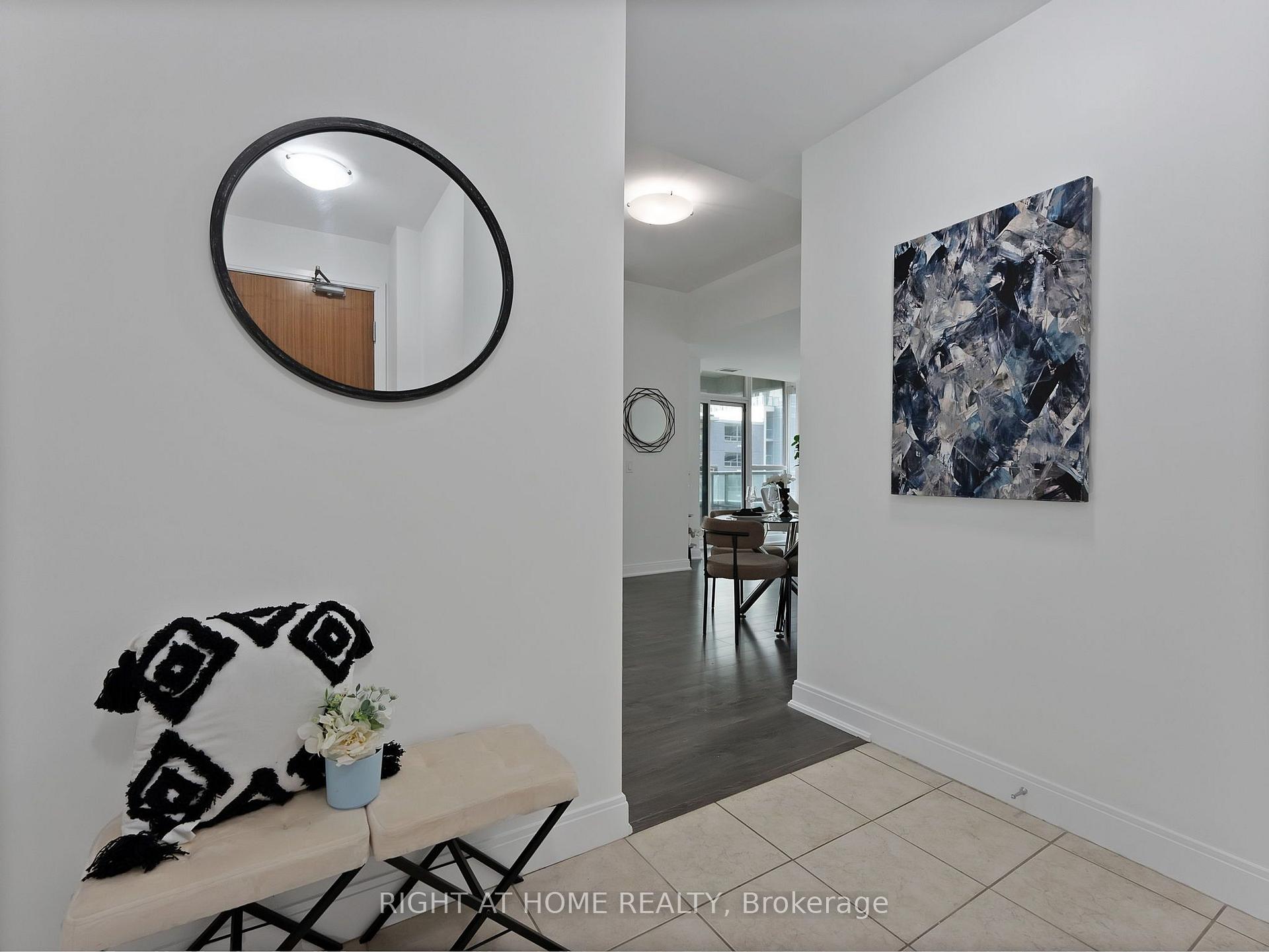 Photo 5 of Unit 812, 88 Broadway Avenue, Toronto, Mount Pleasant West — HOMEH