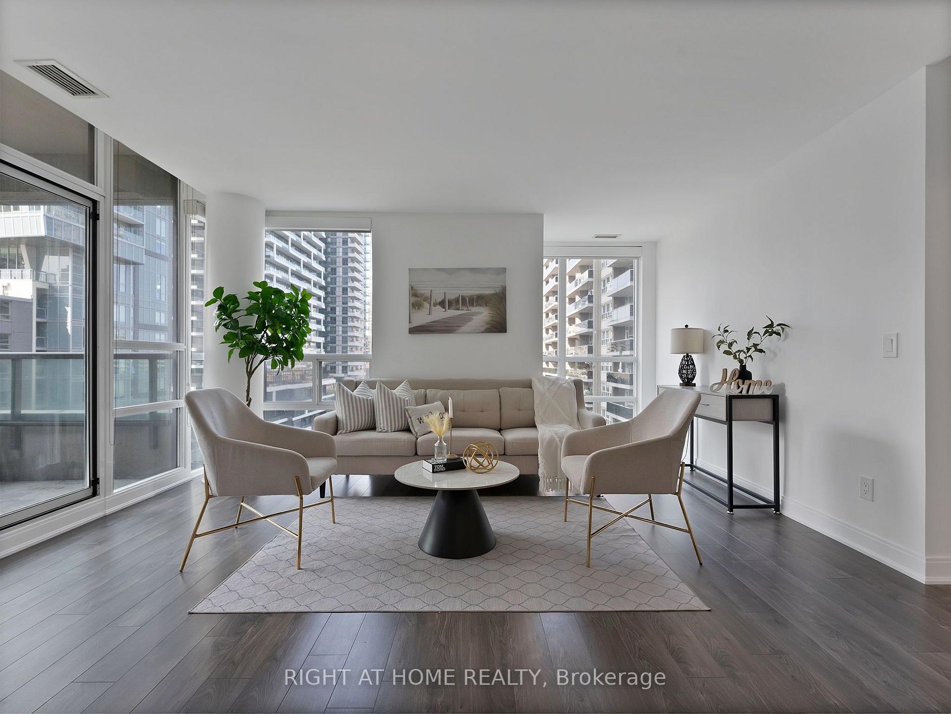 Photo 7 of Unit 812, 88 Broadway Avenue, Toronto, Mount Pleasant West — HOMEH