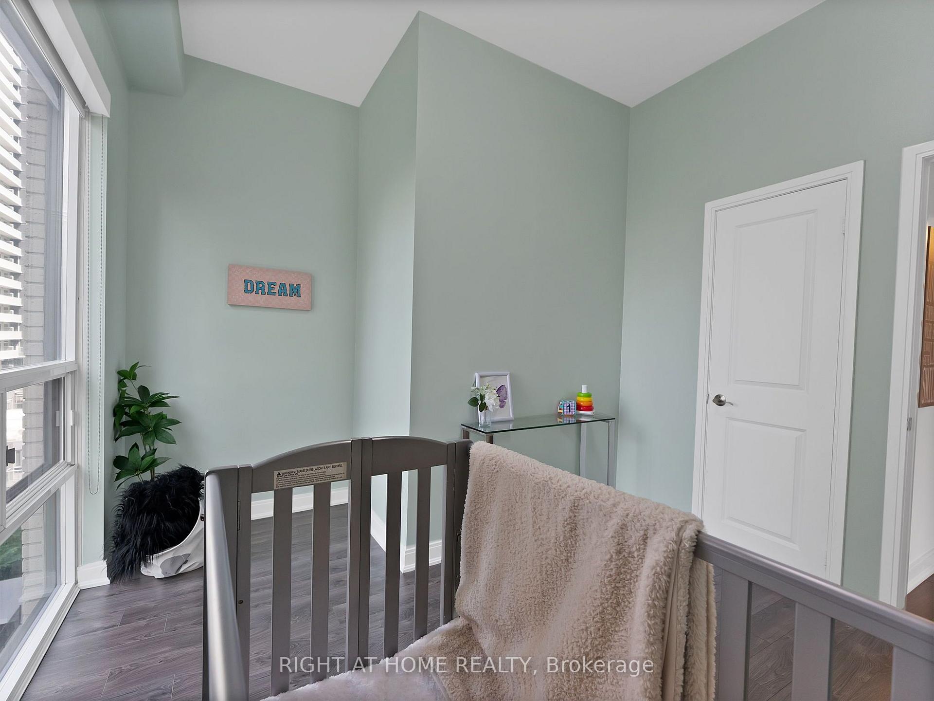 Photo 13 of Unit 812, 88 Broadway Avenue, Toronto, Mount Pleasant West — HOMEH
