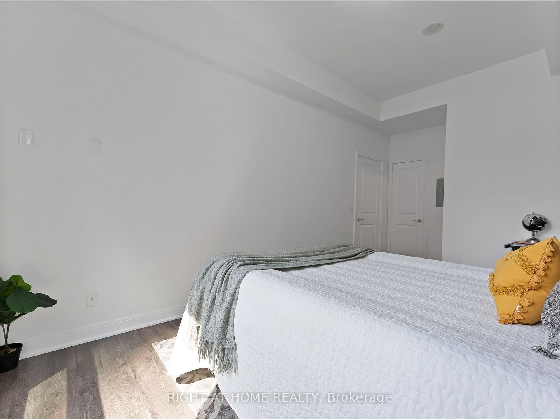 Photo 17 of Unit 812, 88 Broadway Avenue, Toronto, Mount Pleasant West — HOMEH