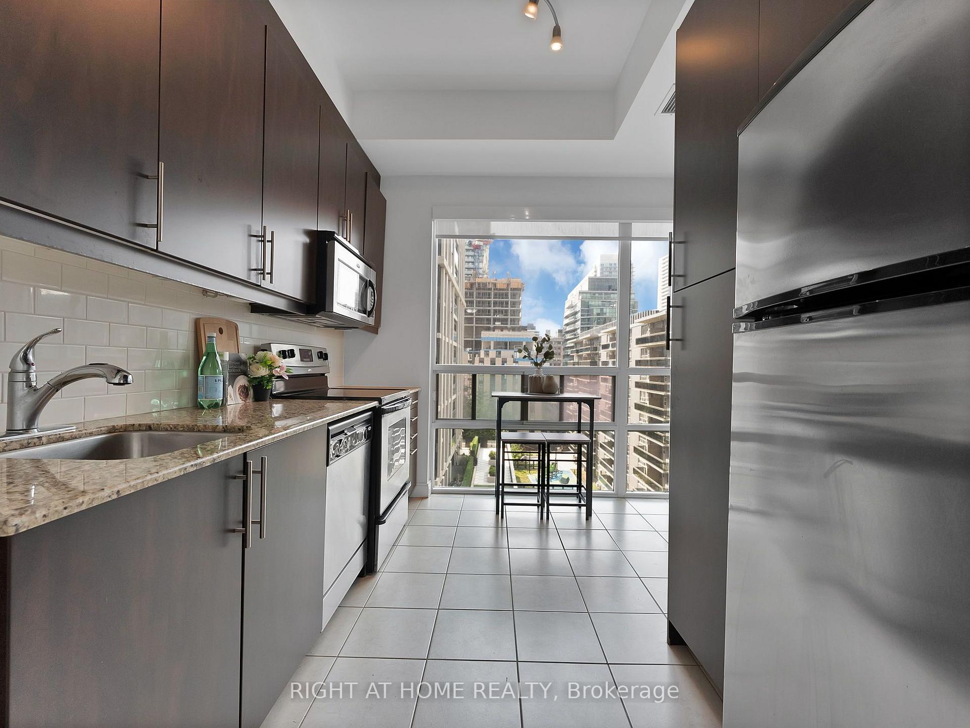 Photo 18 of Unit 812, 88 Broadway Avenue, Toronto, Mount Pleasant West — HOMEH