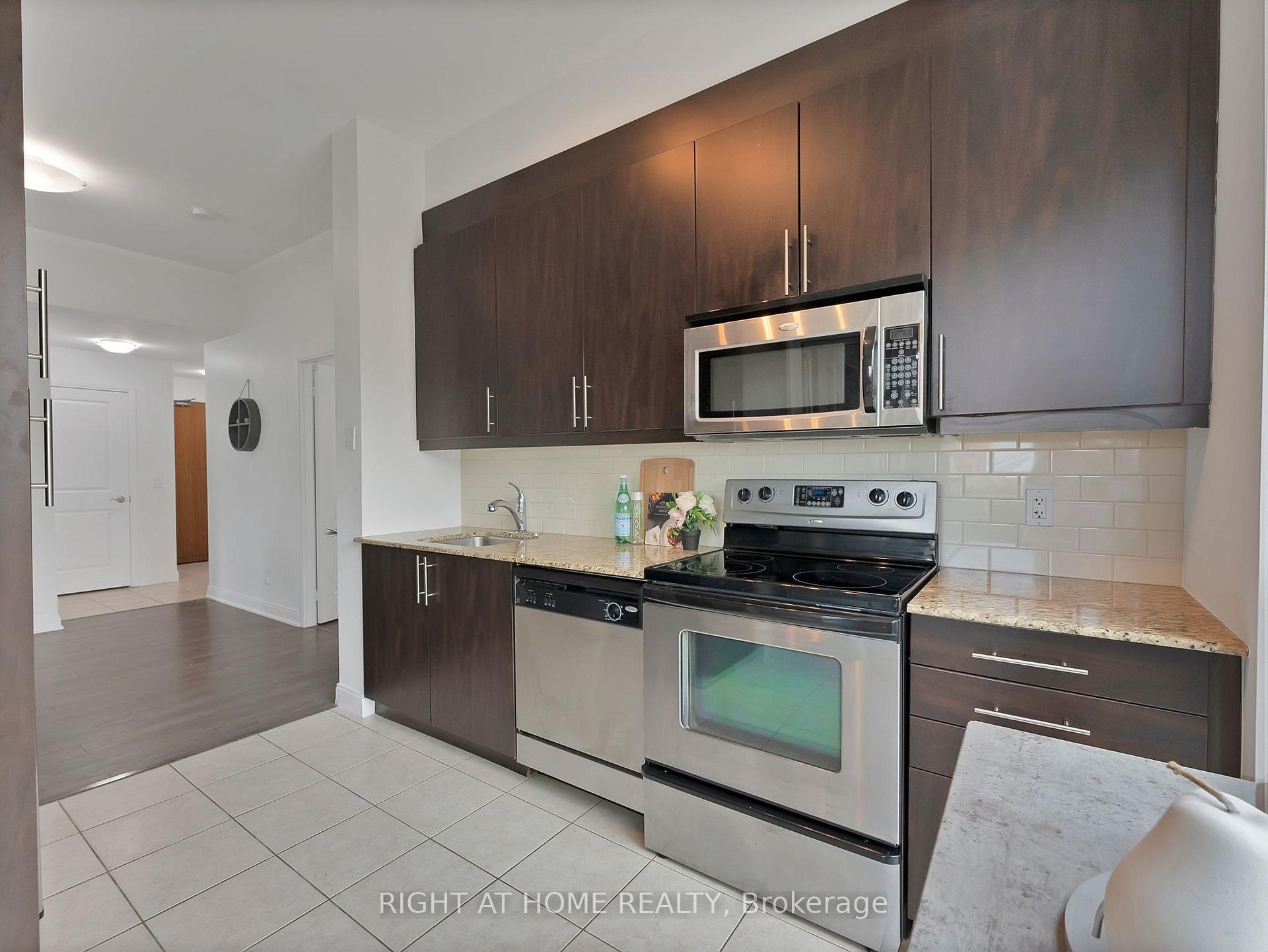 Photo 20 of Unit 812, 88 Broadway Avenue, Toronto, Mount Pleasant West — HOMEH
