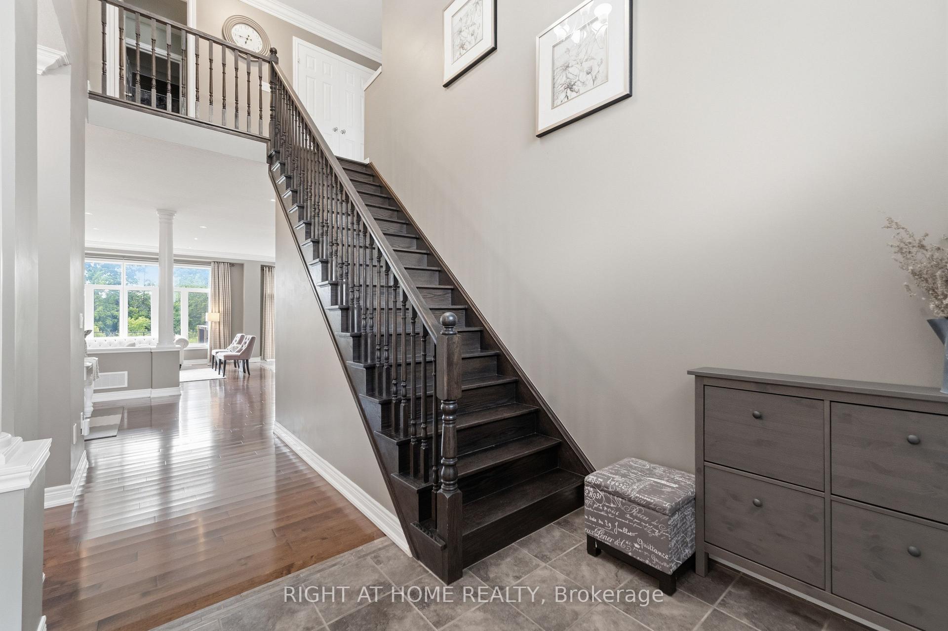 Photo 4 of 38 Weaver Drive, Hamilton, Meadowlands — HOMEH