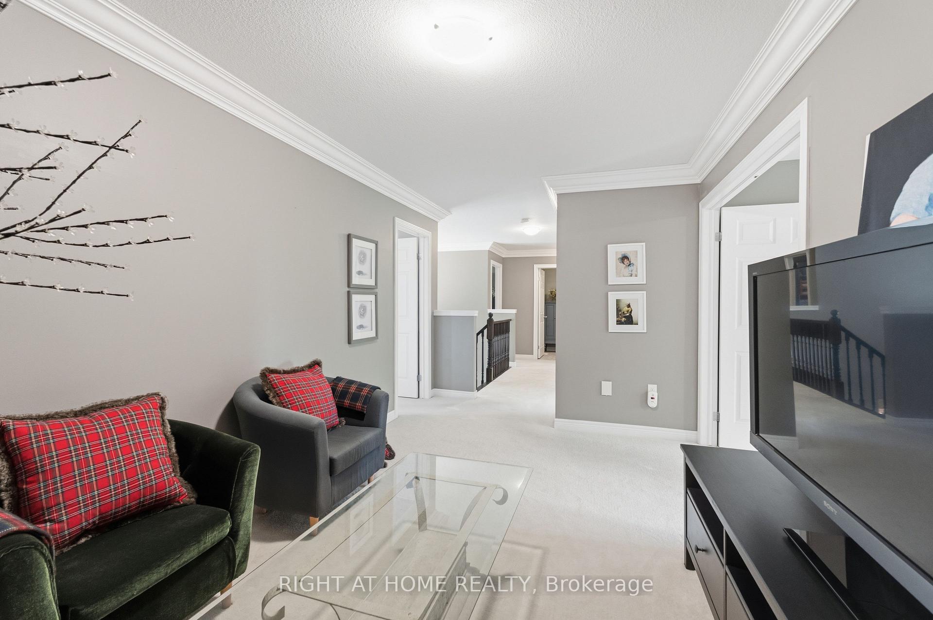 Photo 16 of 38 Weaver Drive, Hamilton, Meadowlands — HOMEH