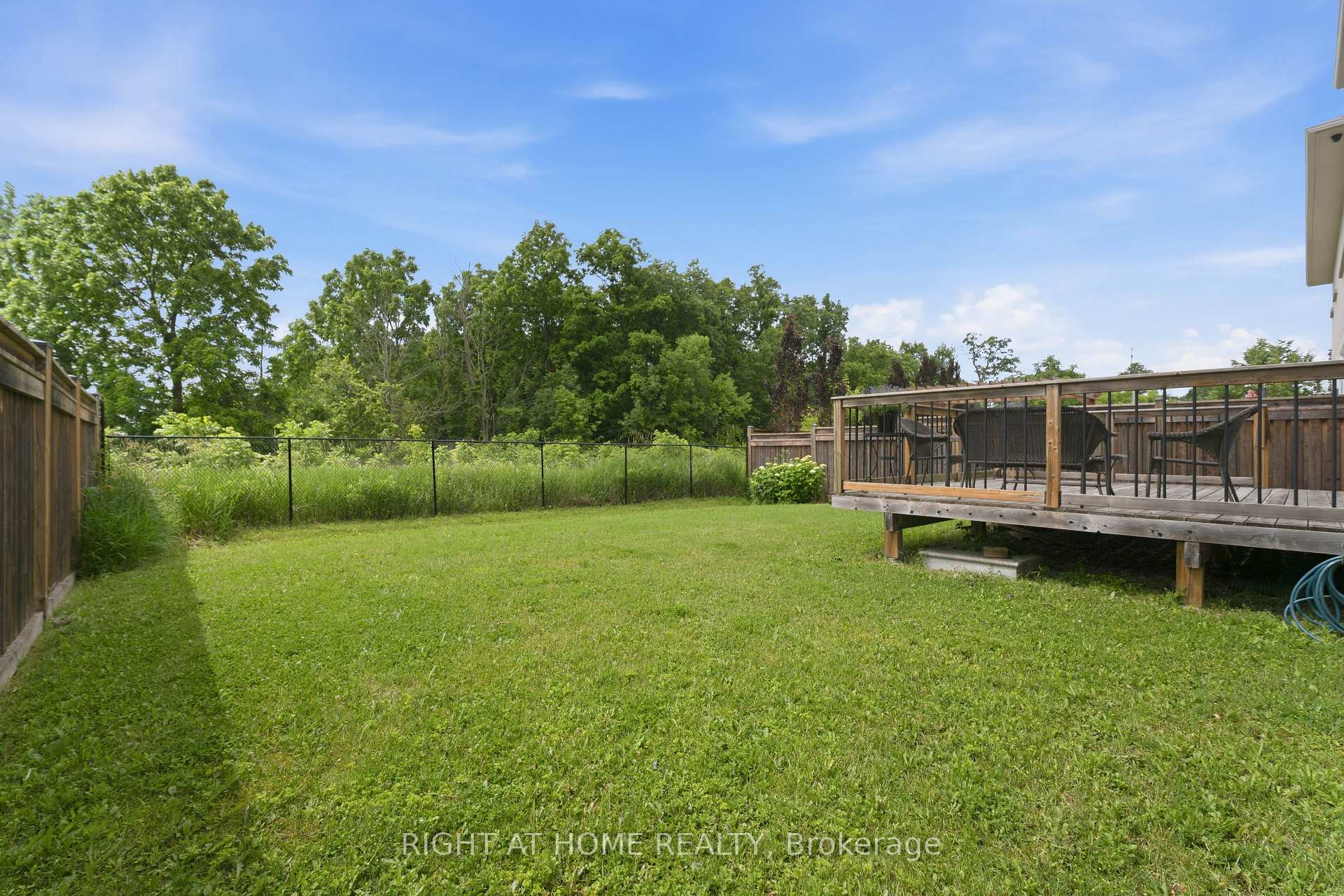 Photo 25 of 38 Weaver Drive, Hamilton, Meadowlands — HOMEH
