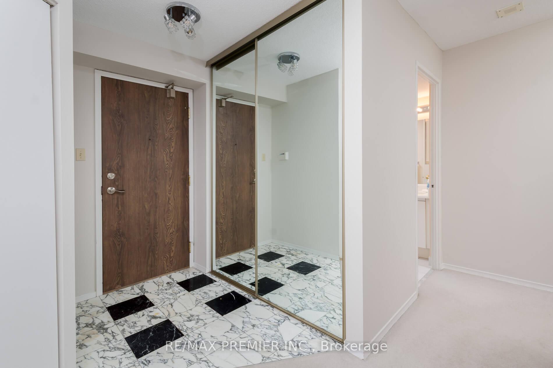 Photo 6 of Unit 1614, 7440 Bathurst Street, Vaughan, Brownridge — HOMEH