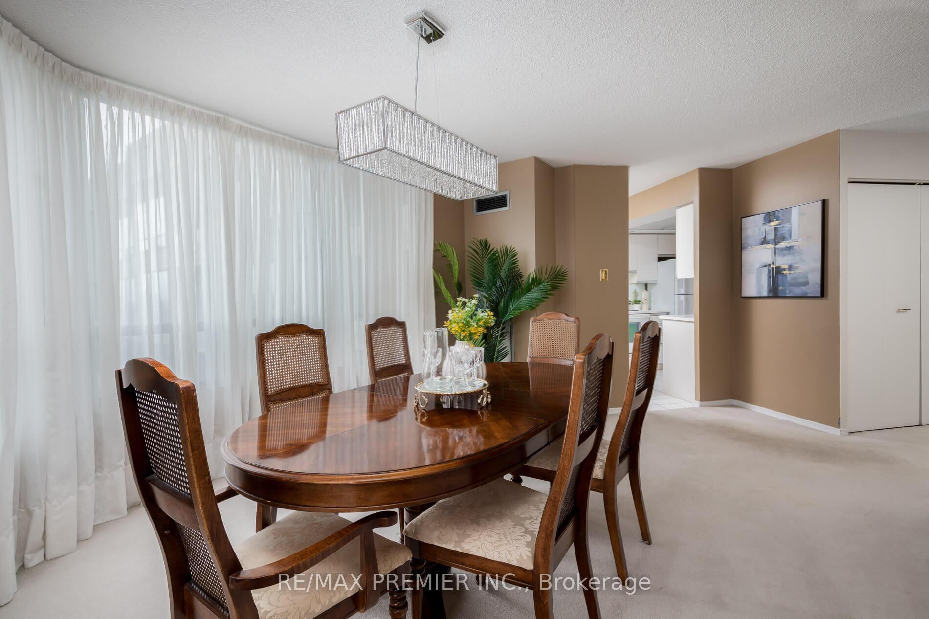 Photo 8 of Unit 1614, 7440 Bathurst Street, Vaughan, Brownridge — HOMEH
