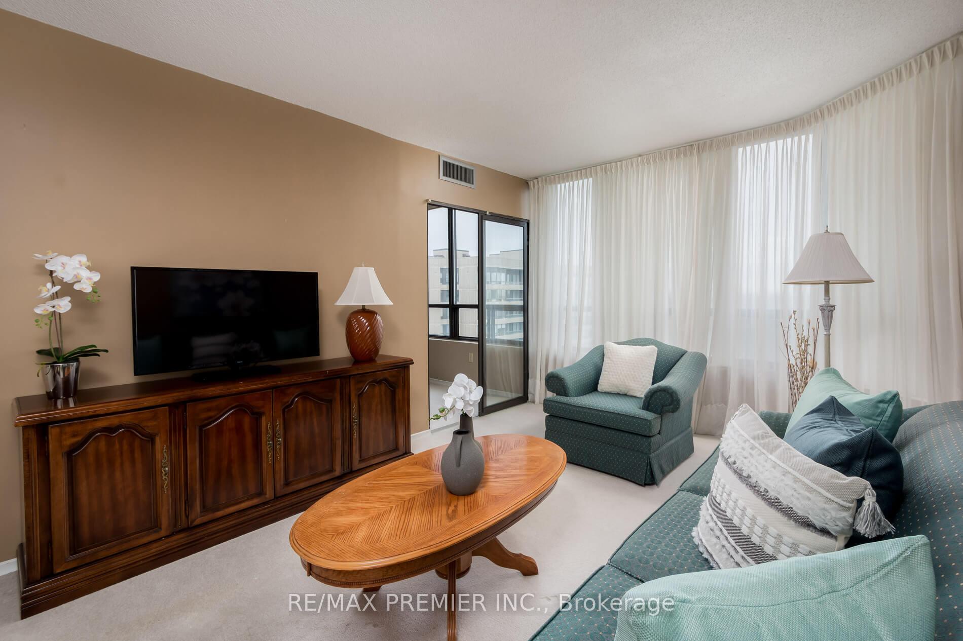 Photo 10 of Unit 1614, 7440 Bathurst Street, Vaughan, Brownridge — HOMEH