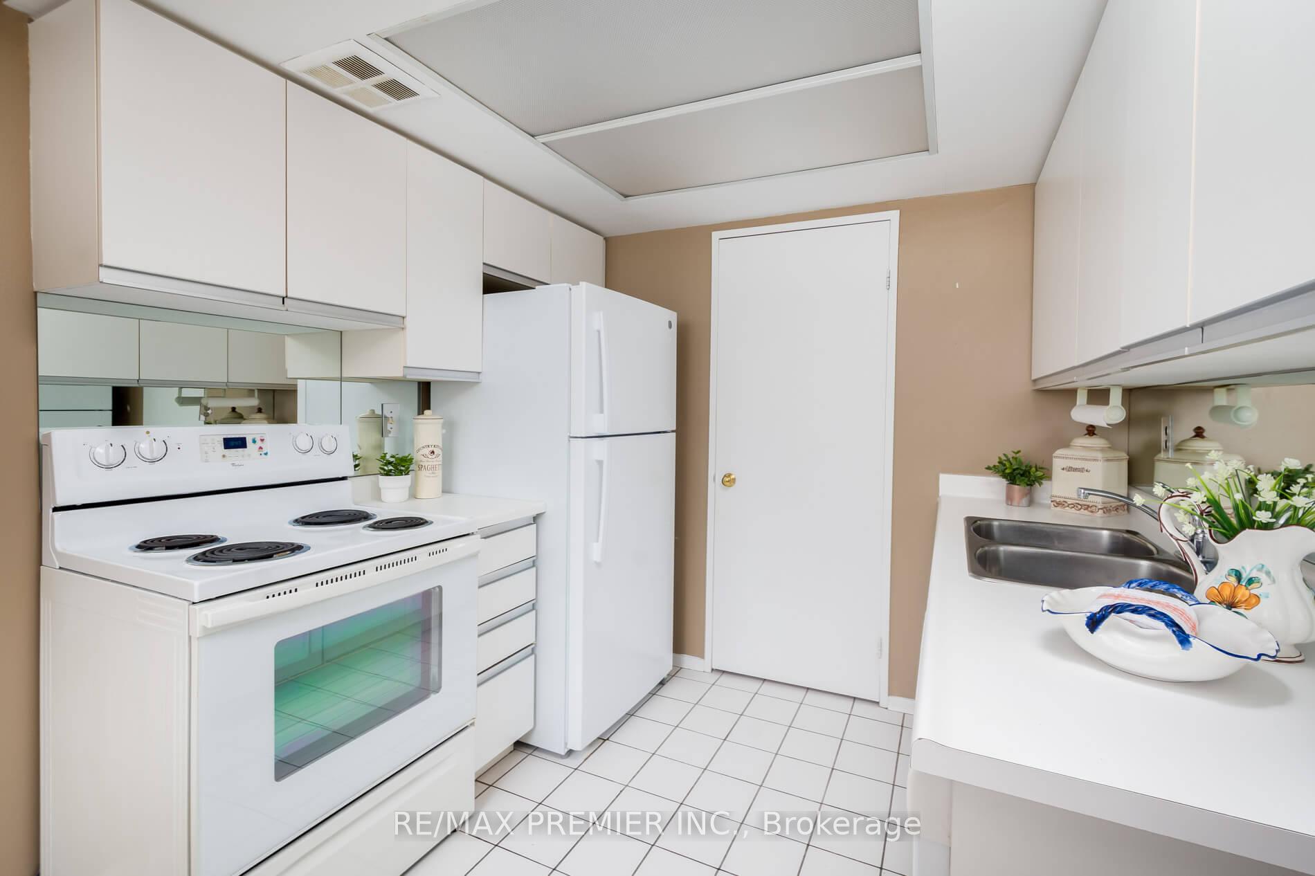 Photo 17 of Unit 1614, 7440 Bathurst Street, Vaughan, Brownridge — HOMEH