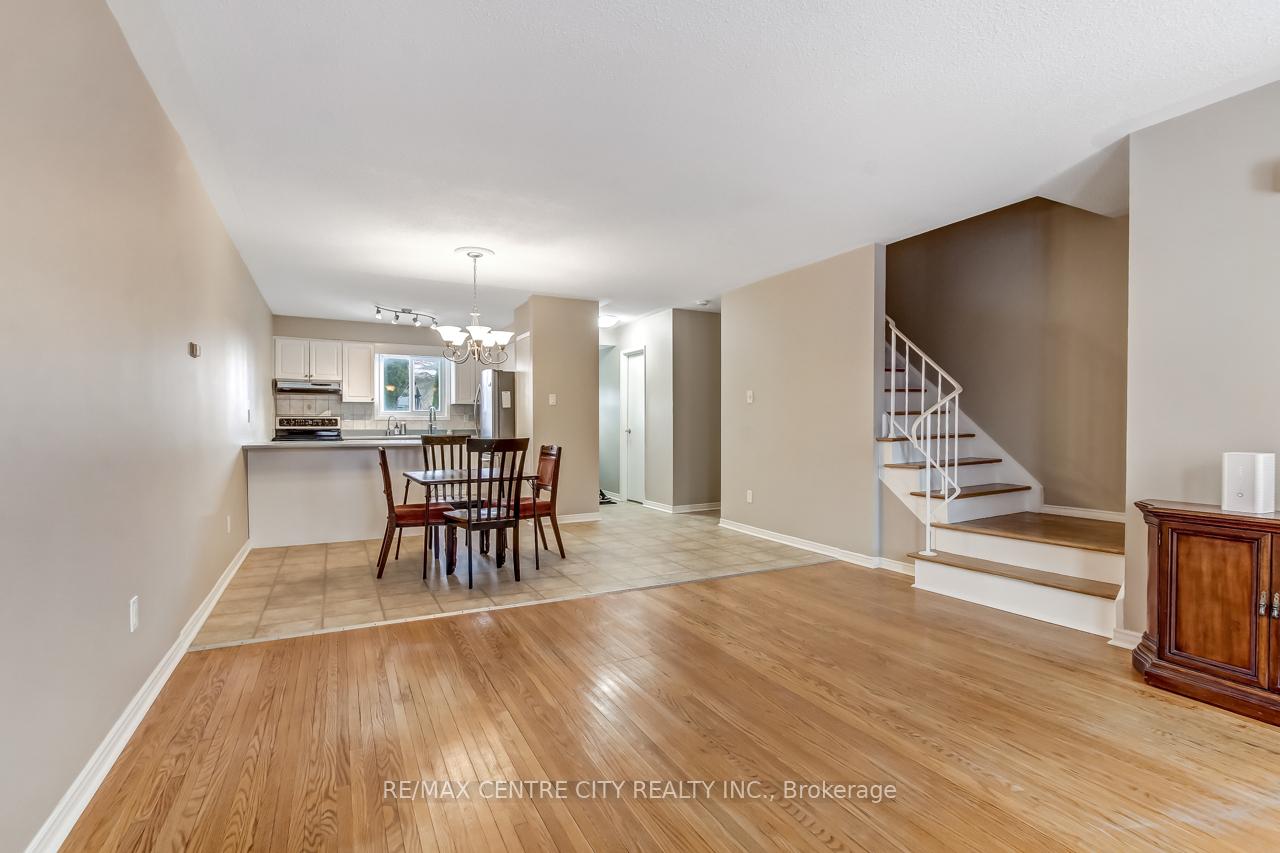 Photo 4 of 951 Notre Dame Drive, London, South O — HOMEH