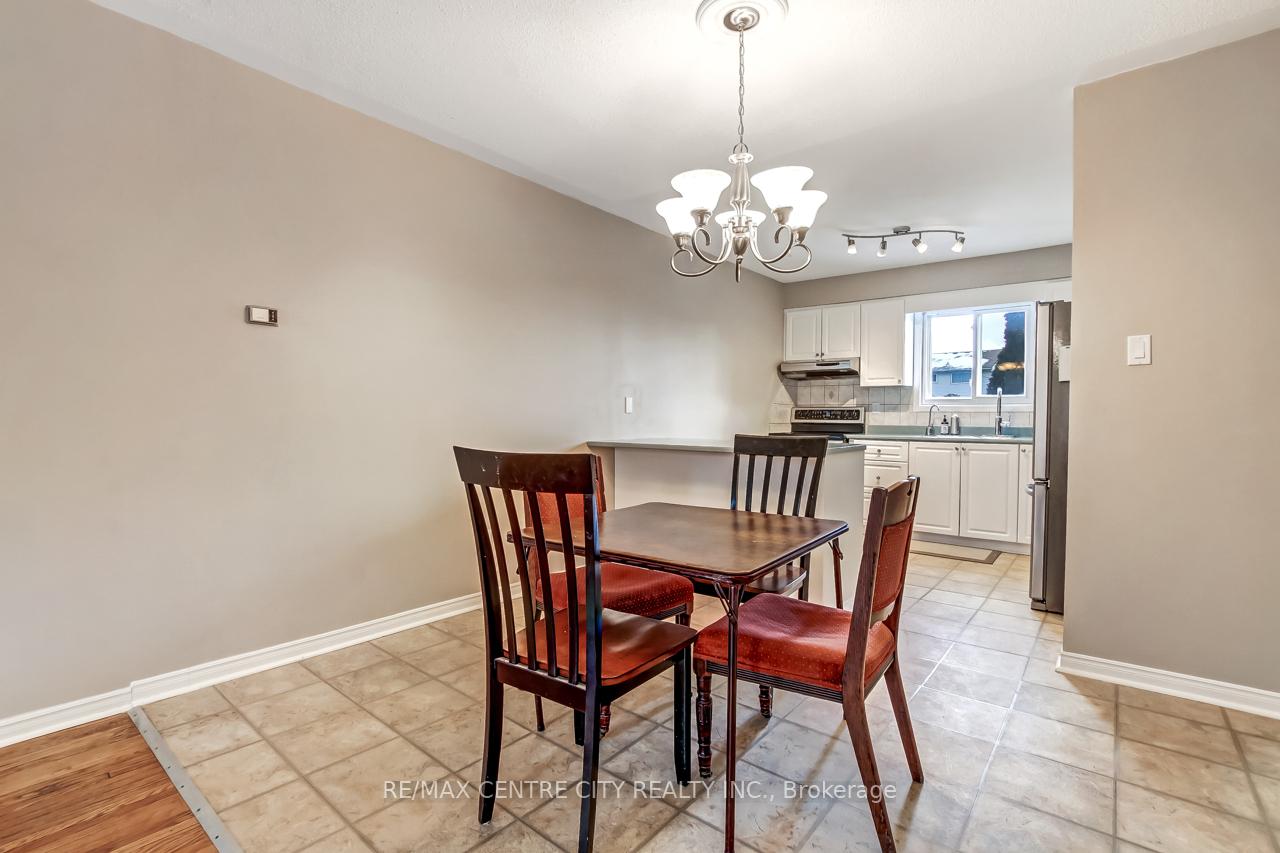 Photo 5 of 951 Notre Dame Drive, London, South O — HOMEH