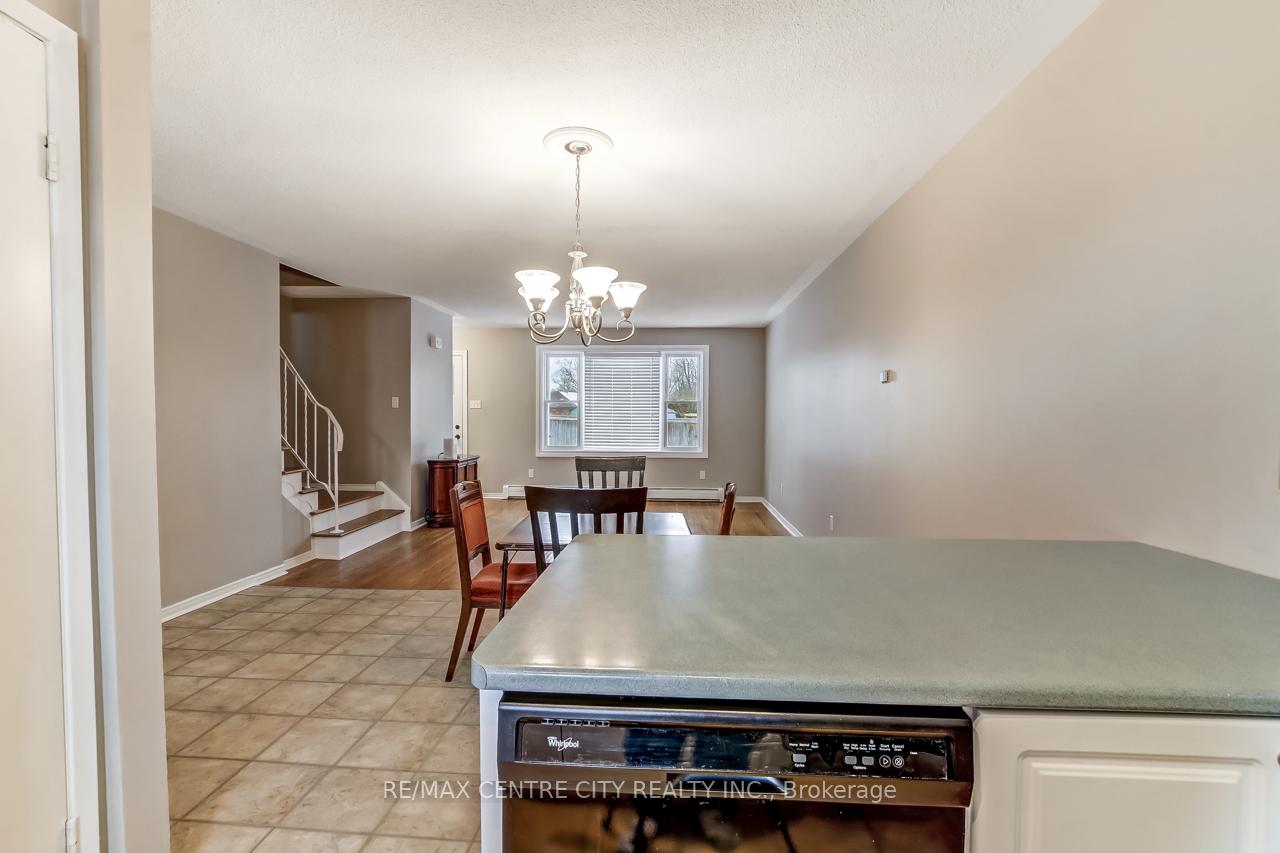 Photo 8 of 951 Notre Dame Drive, London, South O — HOMEH