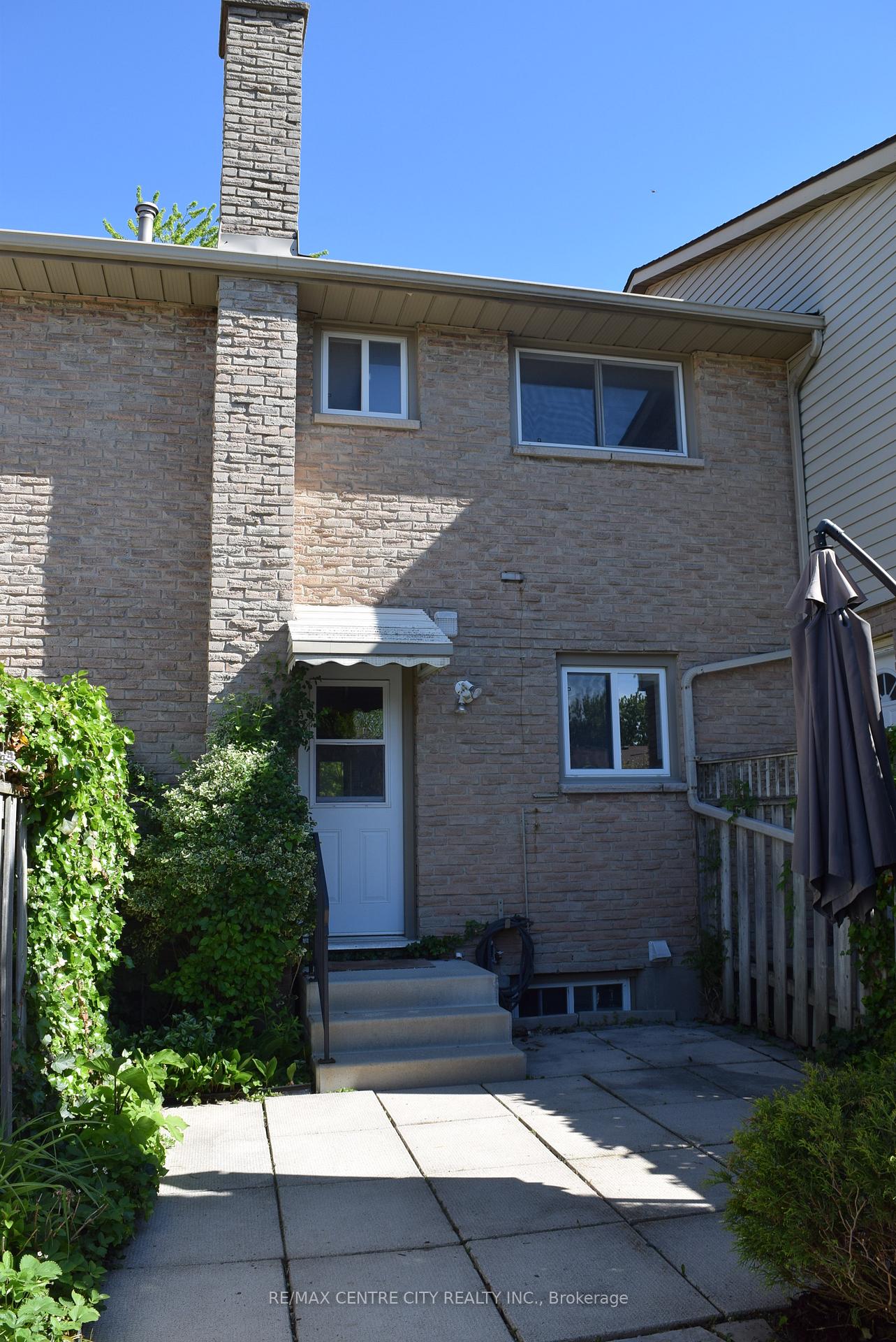 Photo 13 of 951 Notre Dame Drive, London, South O — HOMEH