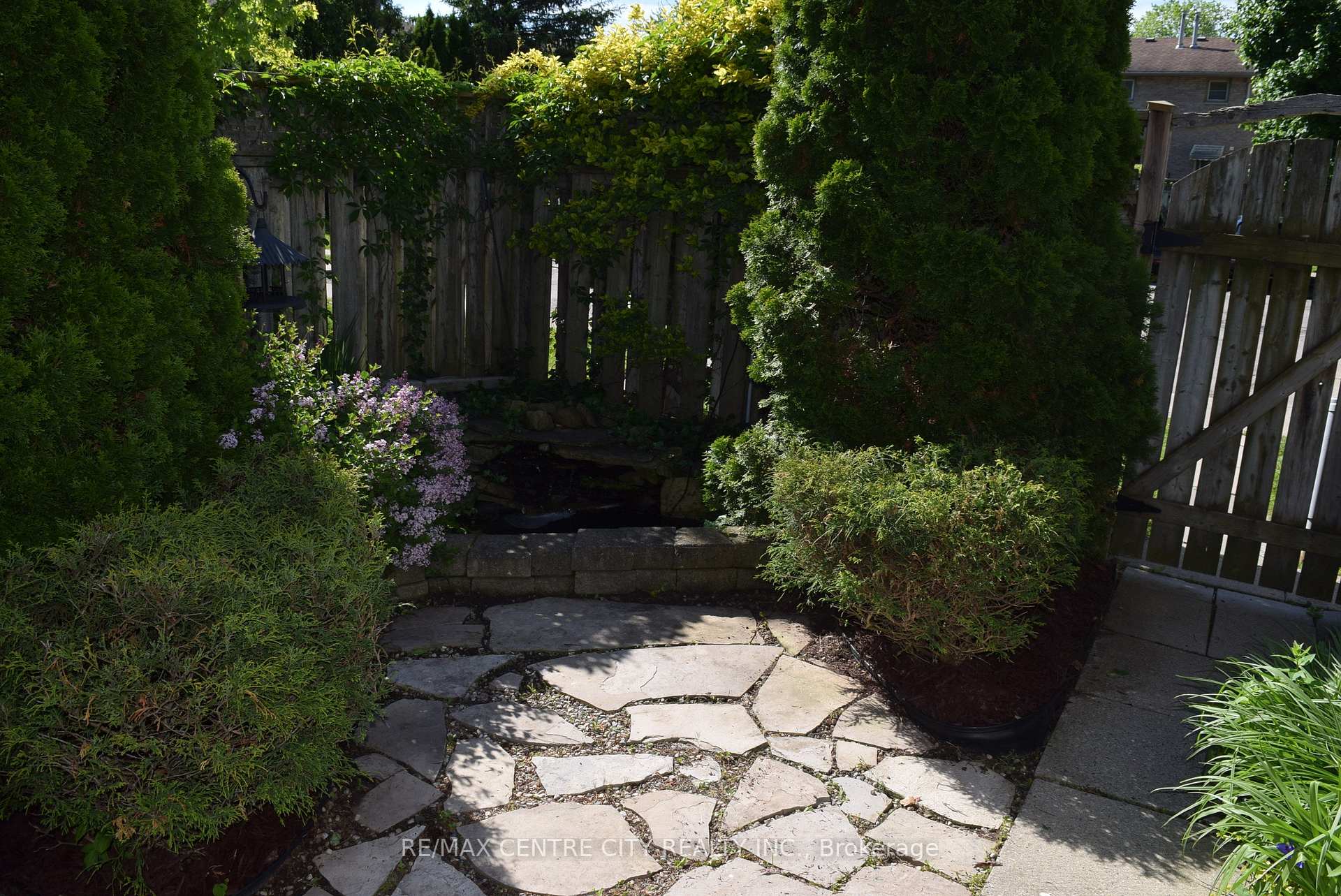 Photo 15 of 951 Notre Dame Drive, London, South O — HOMEH