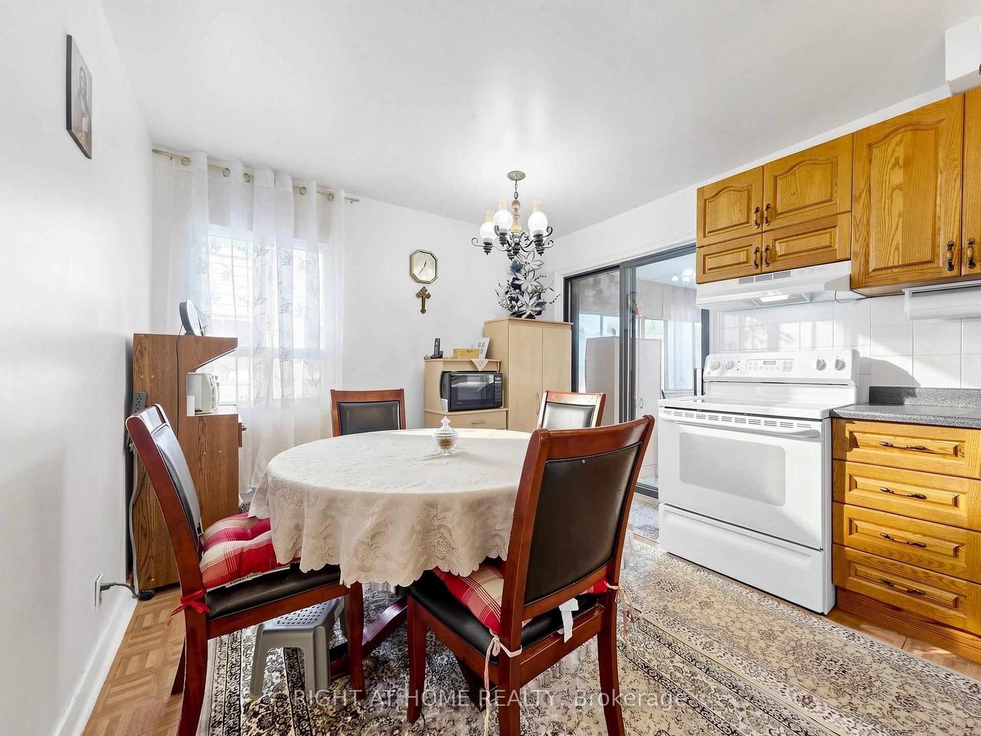 Photo 5 of 771 Birchmount Road, Scarborough, Ionview — HOMEH