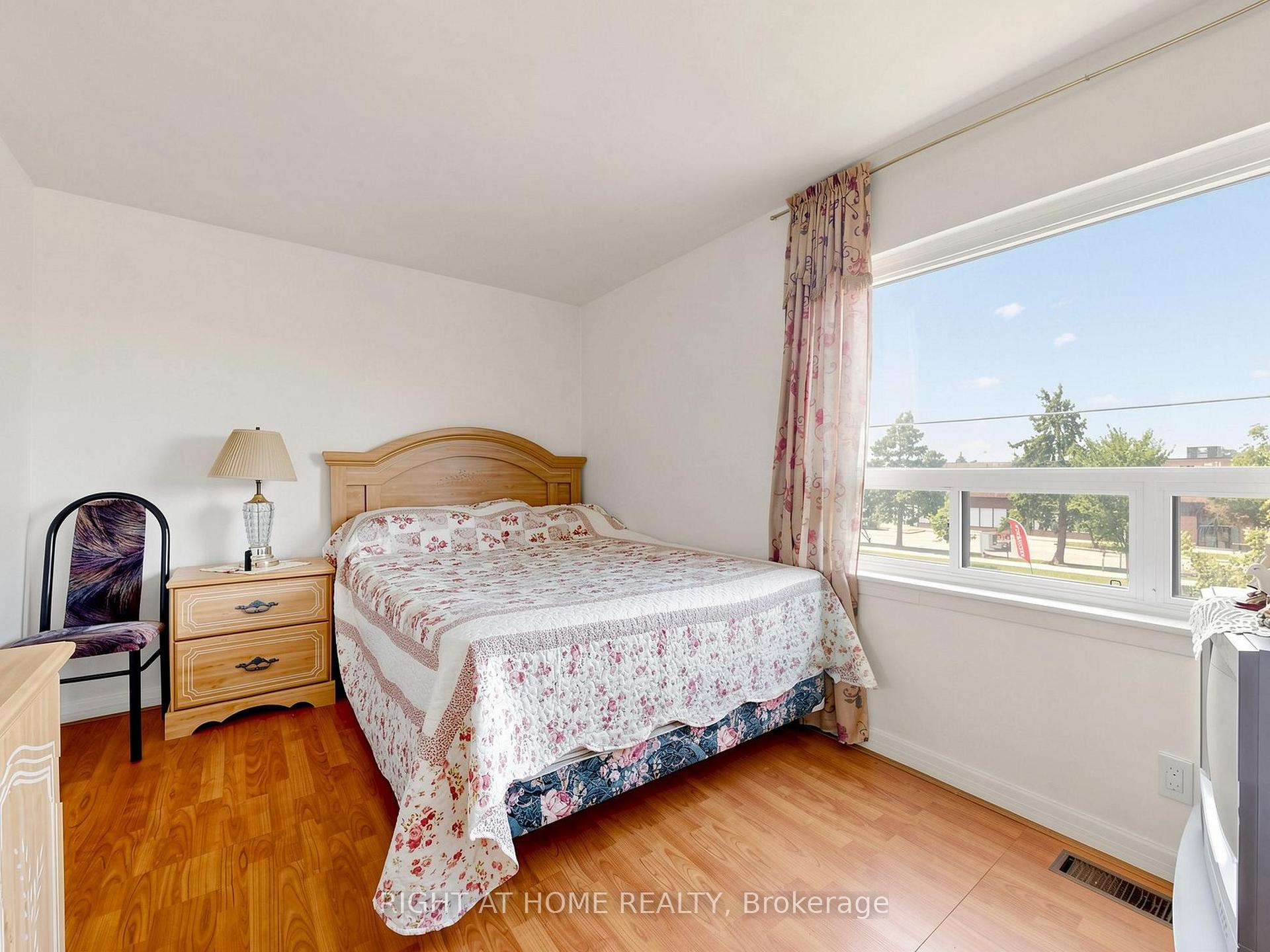 Photo 13 of 771 Birchmount Road, Scarborough, Ionview — HOMEH