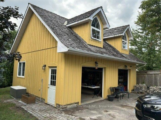 Photo 3 of 82 Cobblestone Court, Brampton, Sandringham-Wellington — HOMEH