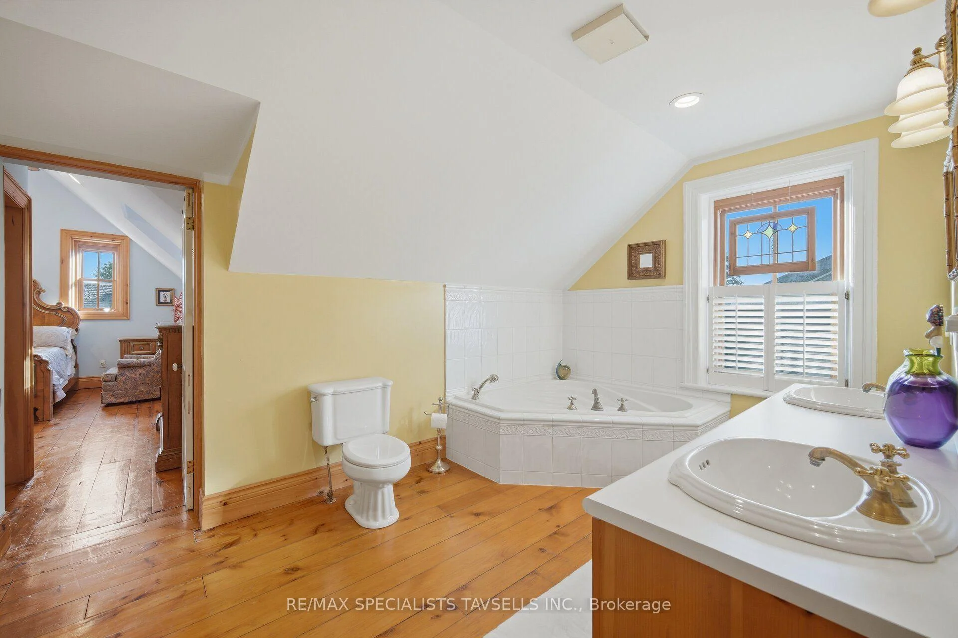 Photo 36 of 82 Cobblestone Court, Brampton, Sandringham-Wellington — HOMEH