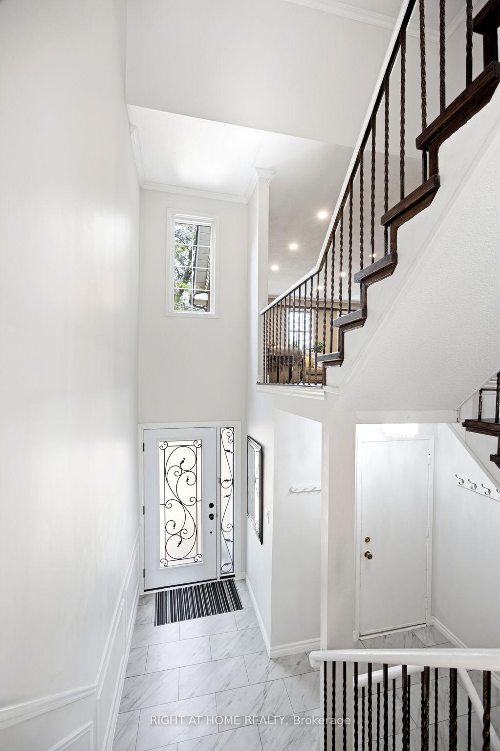 Photo 2 of 4141 Trellis Crescent, Mississauga, Erin Mills — HOMEH