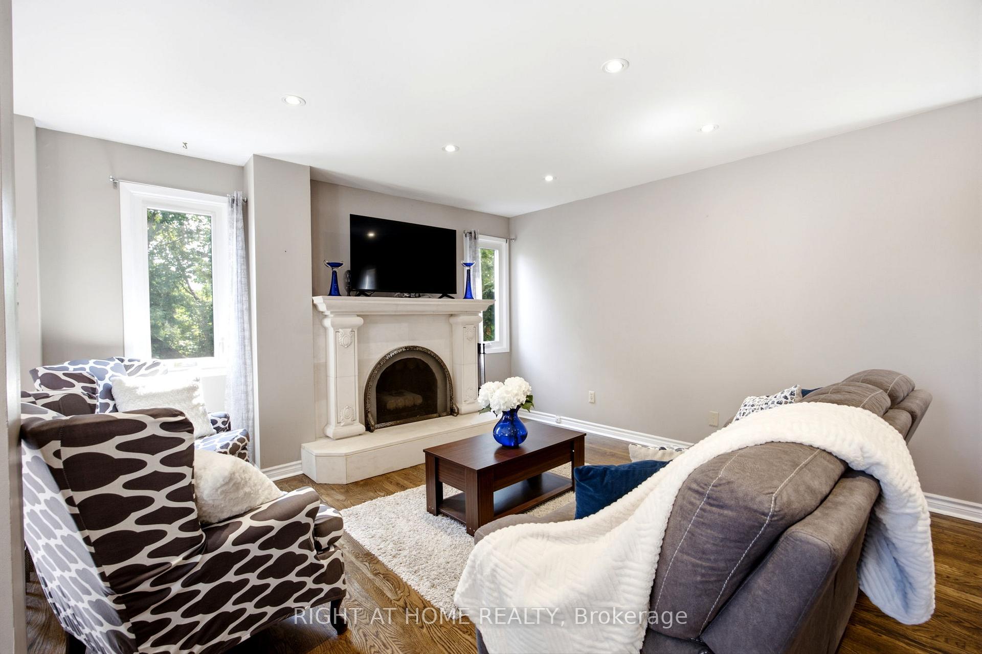 Photo 5 of 4141 Trellis Crescent, Mississauga, Erin Mills — HOMEH