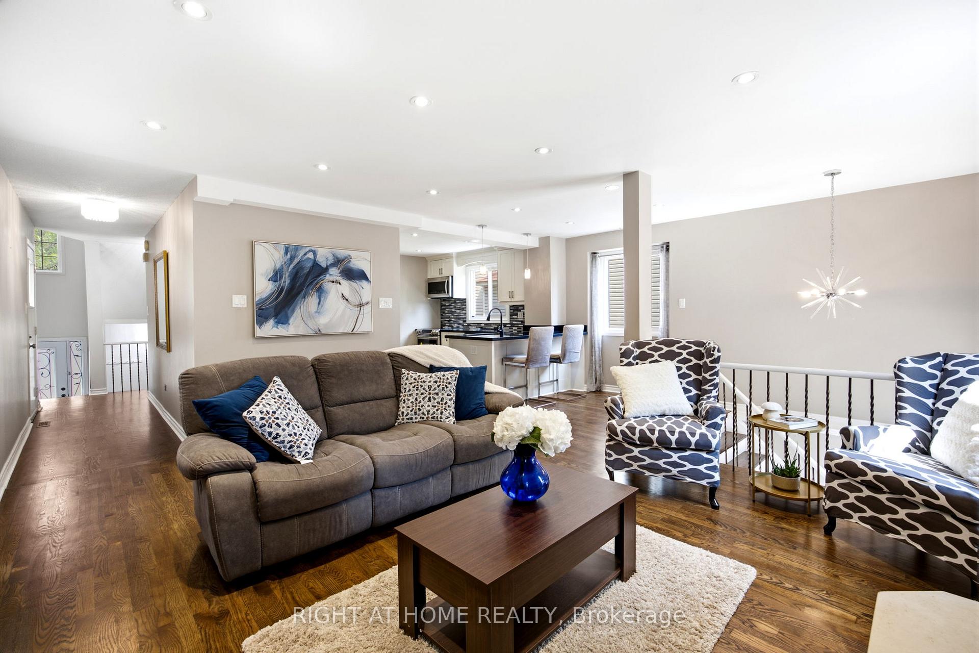 Photo 6 of 4141 Trellis Crescent, Mississauga, Erin Mills — HOMEH
