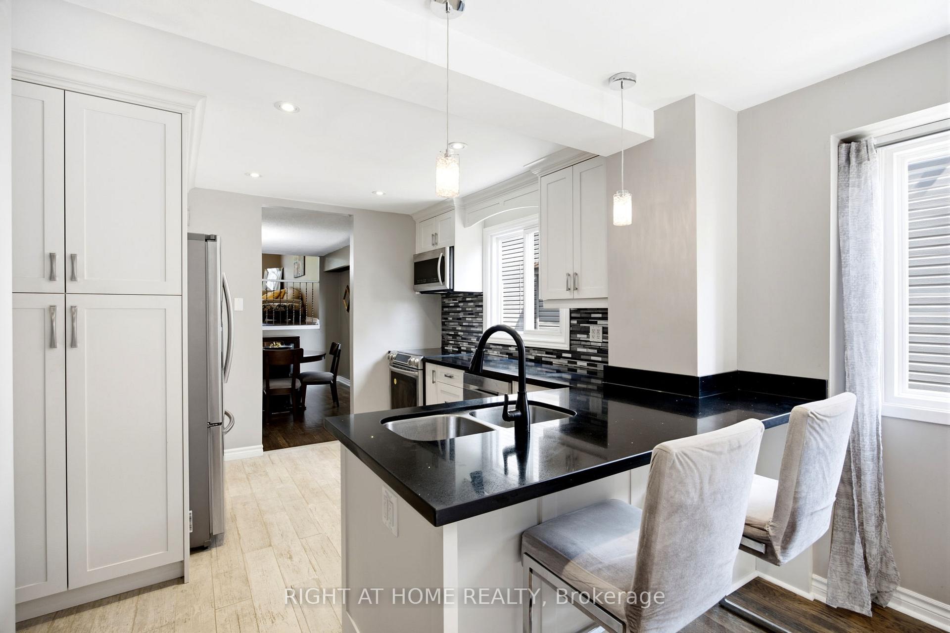 Photo 7 of 4141 Trellis Crescent, Mississauga, Erin Mills — HOMEH