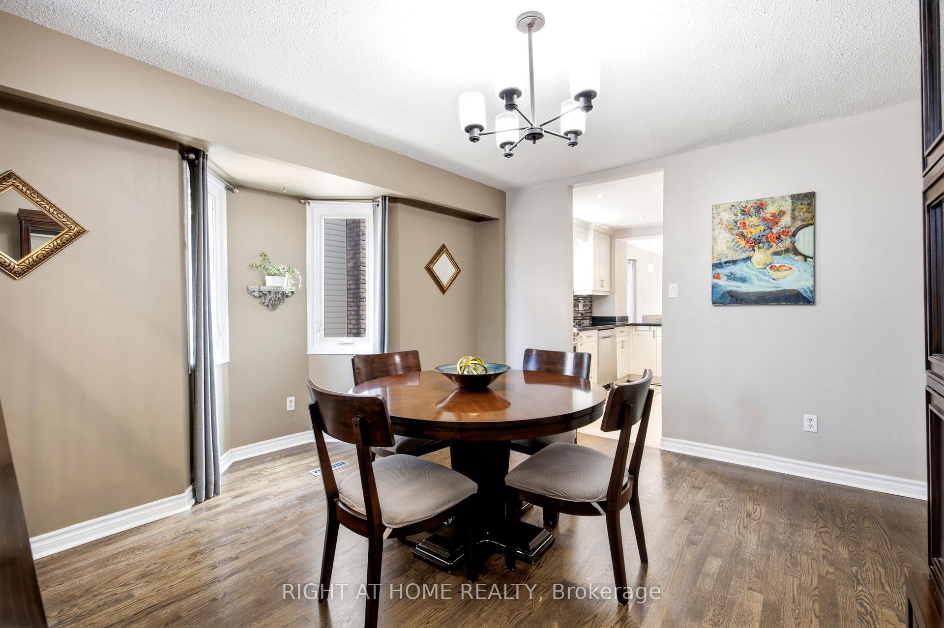 Photo 12 of 4141 Trellis Crescent, Mississauga, Erin Mills — HOMEH