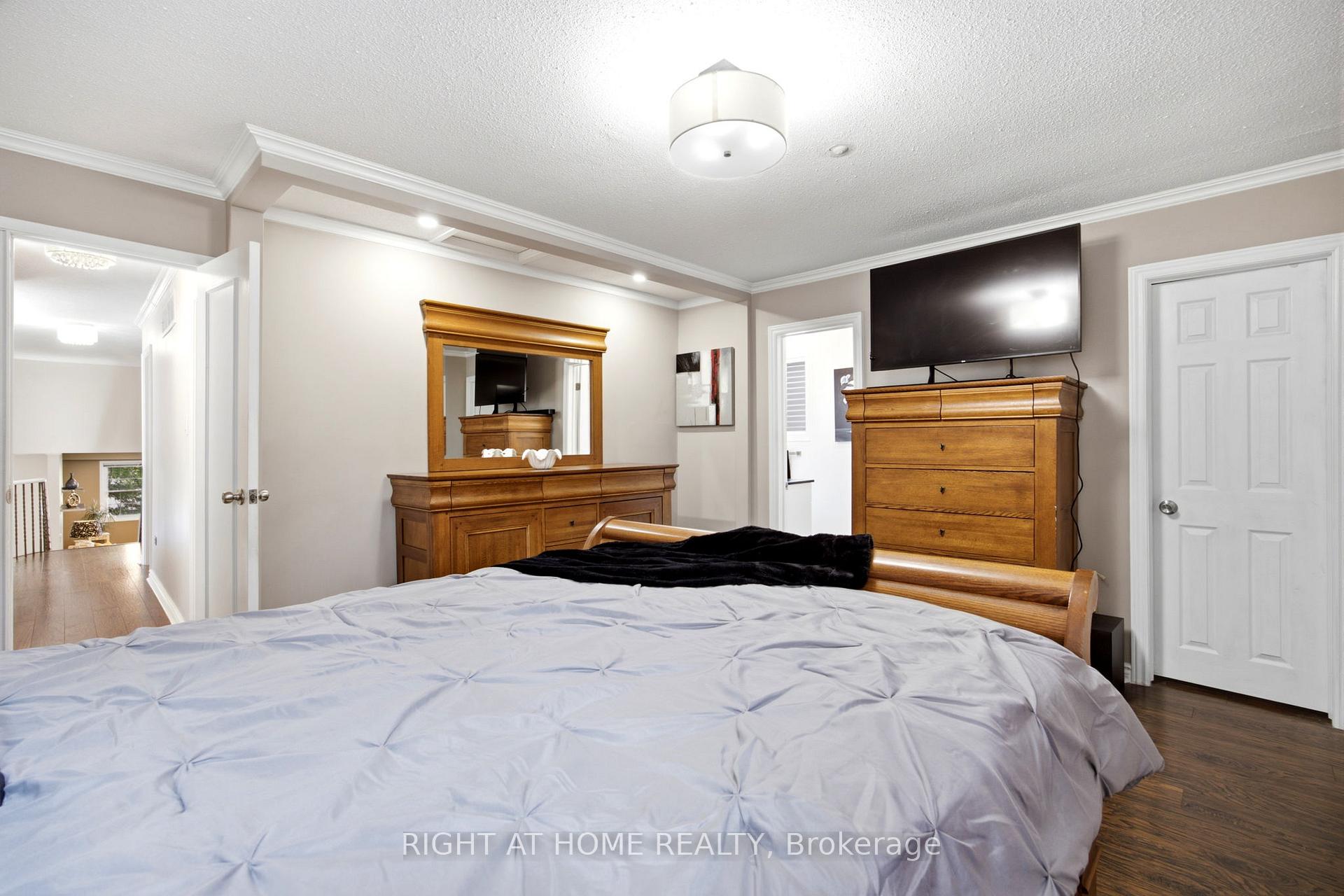 Photo 18 of 4141 Trellis Crescent, Mississauga, Erin Mills — HOMEH