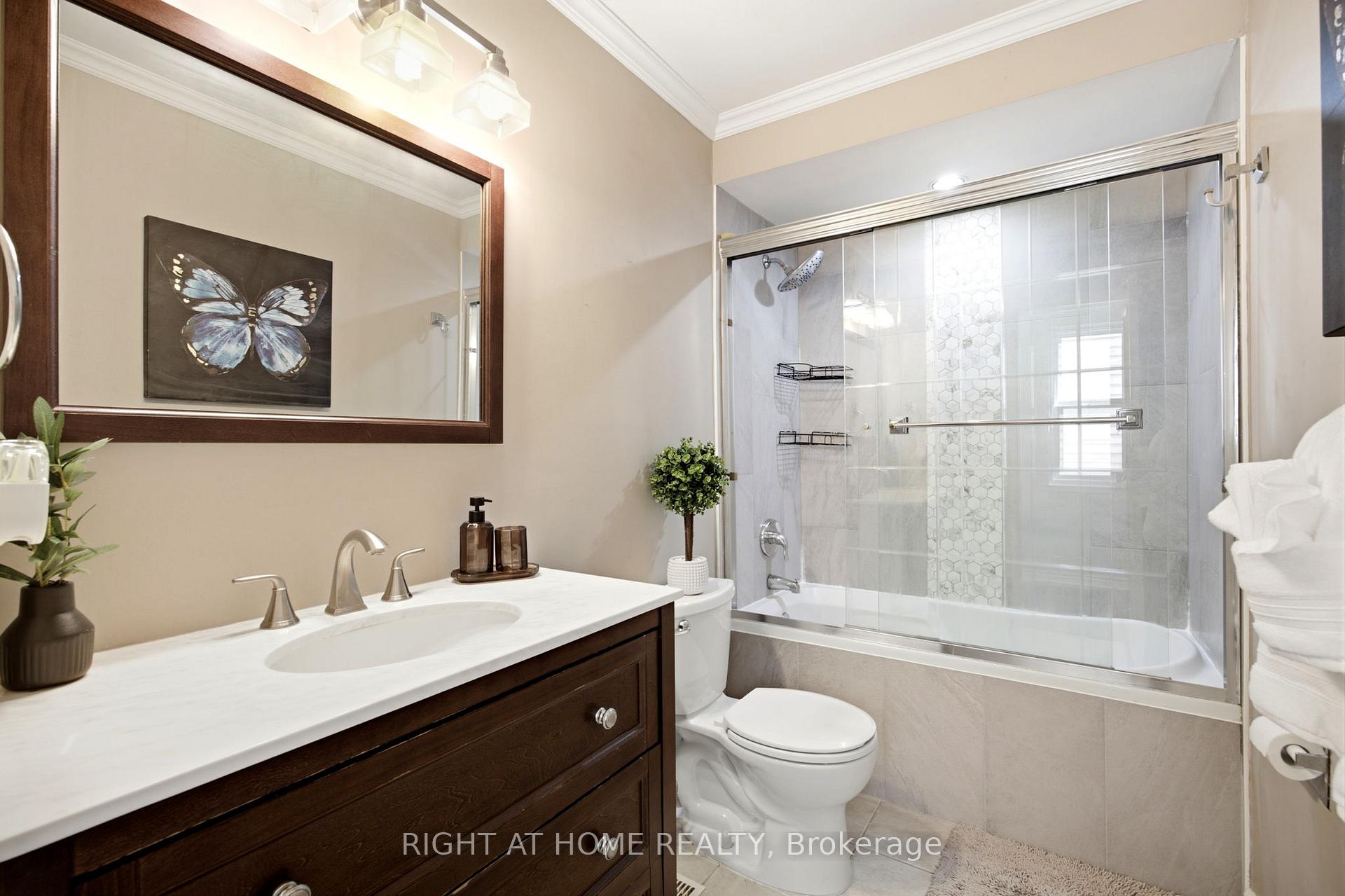 Photo 22 of 4141 Trellis Crescent, Mississauga, Erin Mills — HOMEH