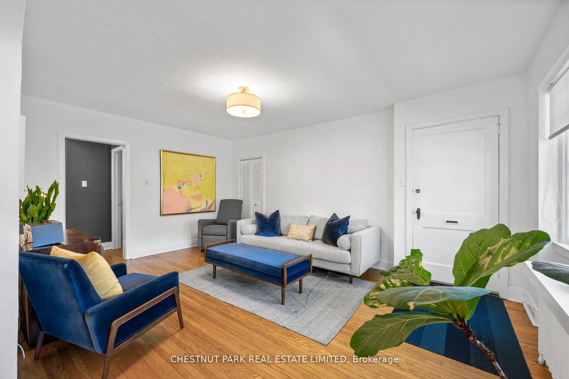 Photo 3 of Unit Main, 9 Oriole Crescent, Toronto, Yonge-St. Clair — HOMEH