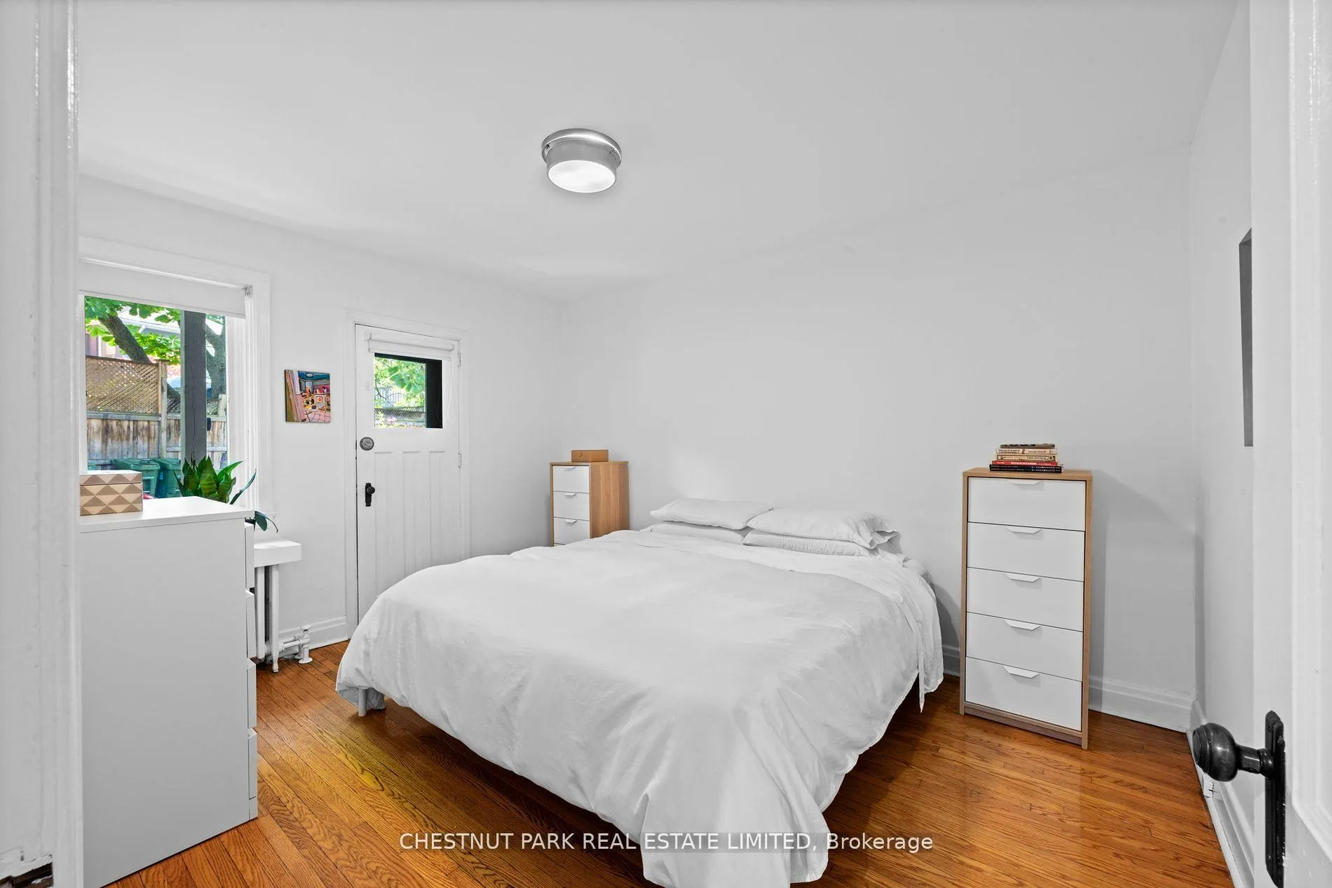 Photo 15 of Unit Main, 9 Oriole Crescent, Toronto, Yonge-St. Clair — HOMEH