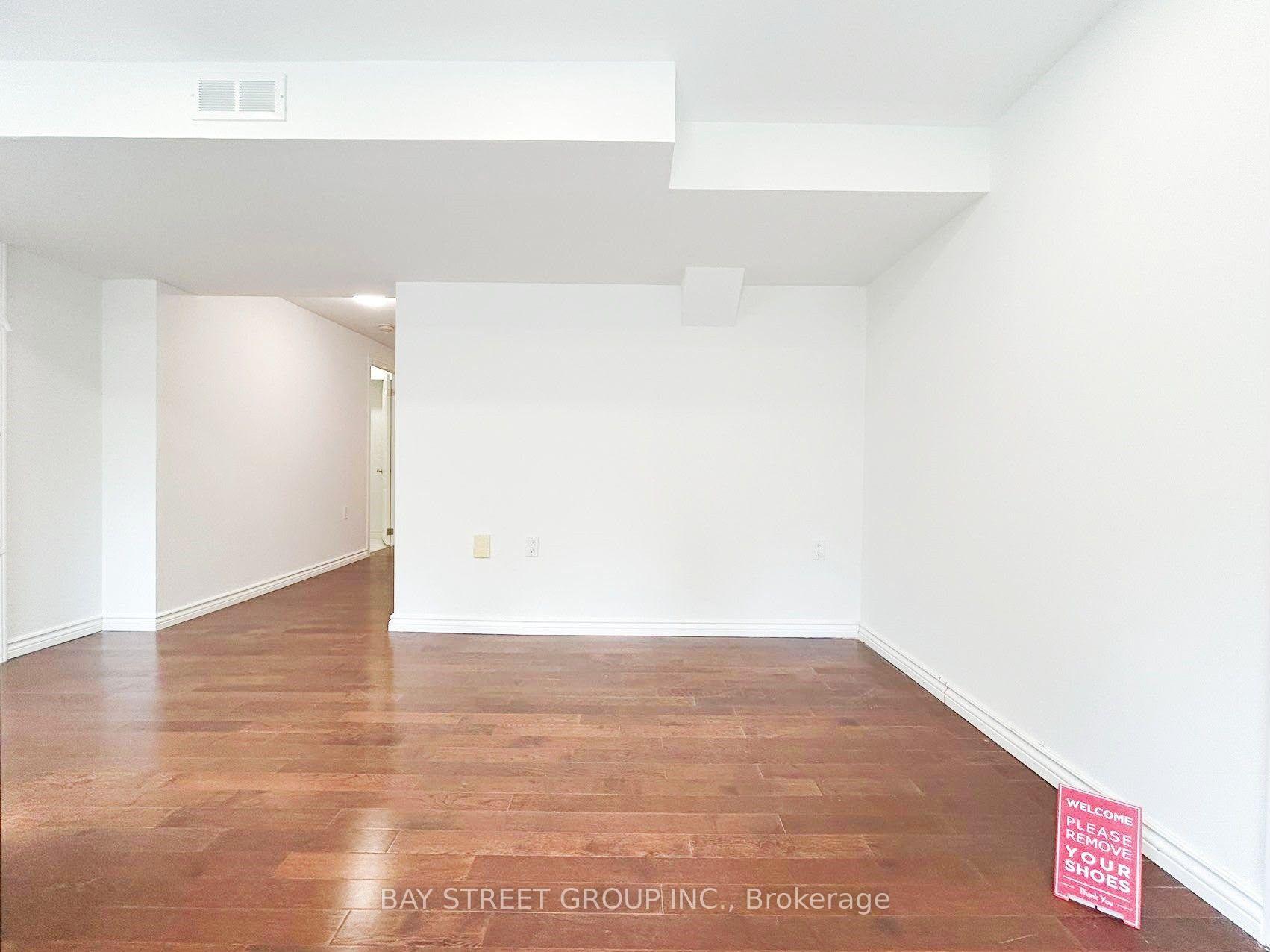Photo 8 of 17 Bradbury Crescent, Ajax, Northwest Ajax — HOMEH