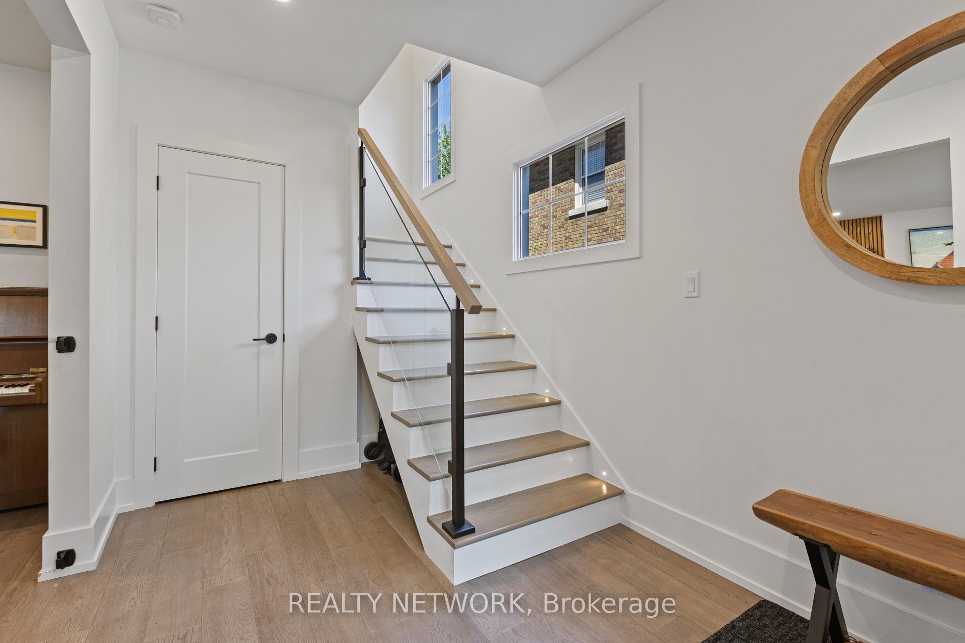 Photo 5 of 16 South Drive, St. Catharines, Old Glenridge — HOMEH
