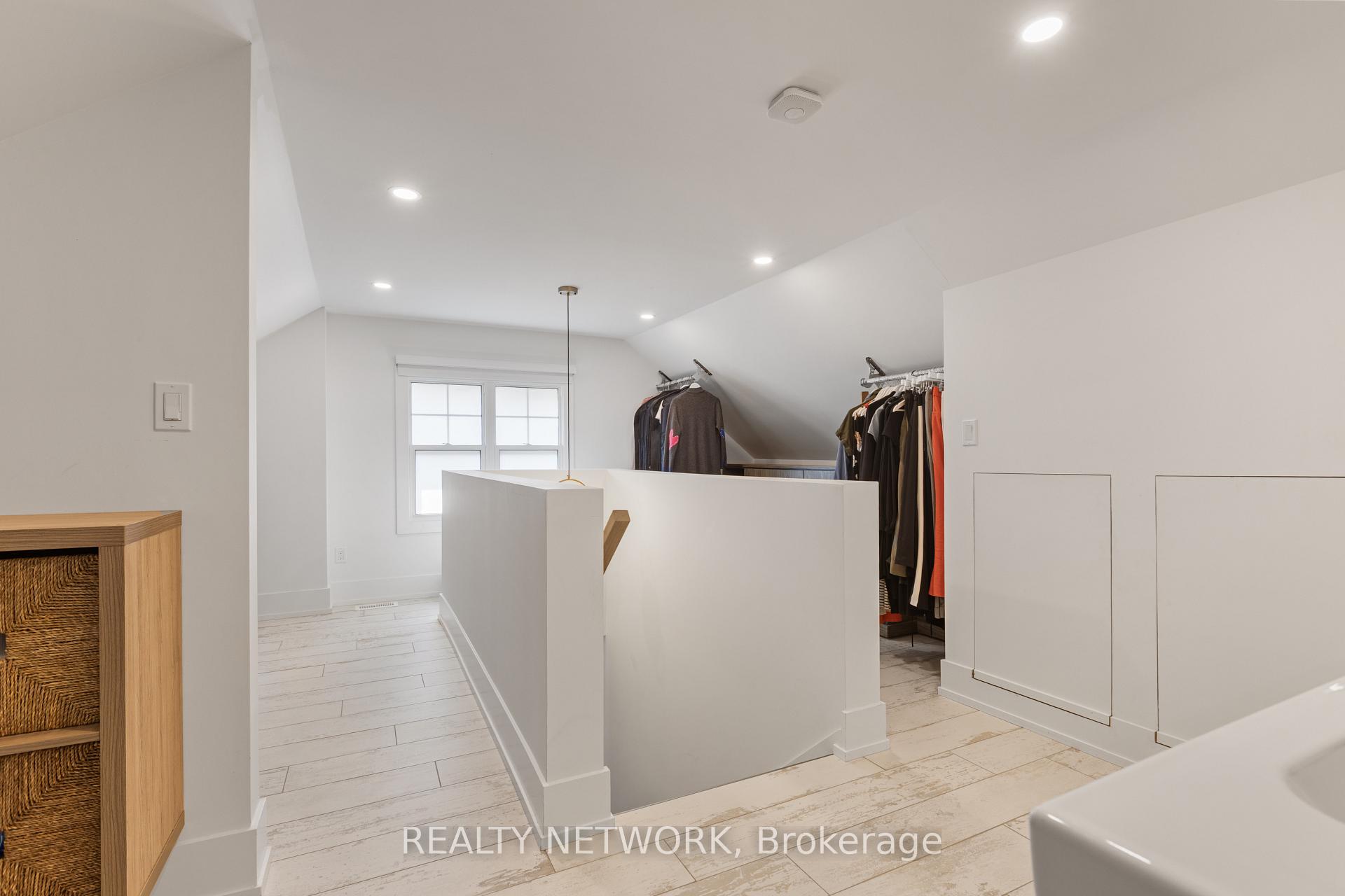 Photo 18 of 16 South Drive, St. Catharines, Old Glenridge — HOMEH
