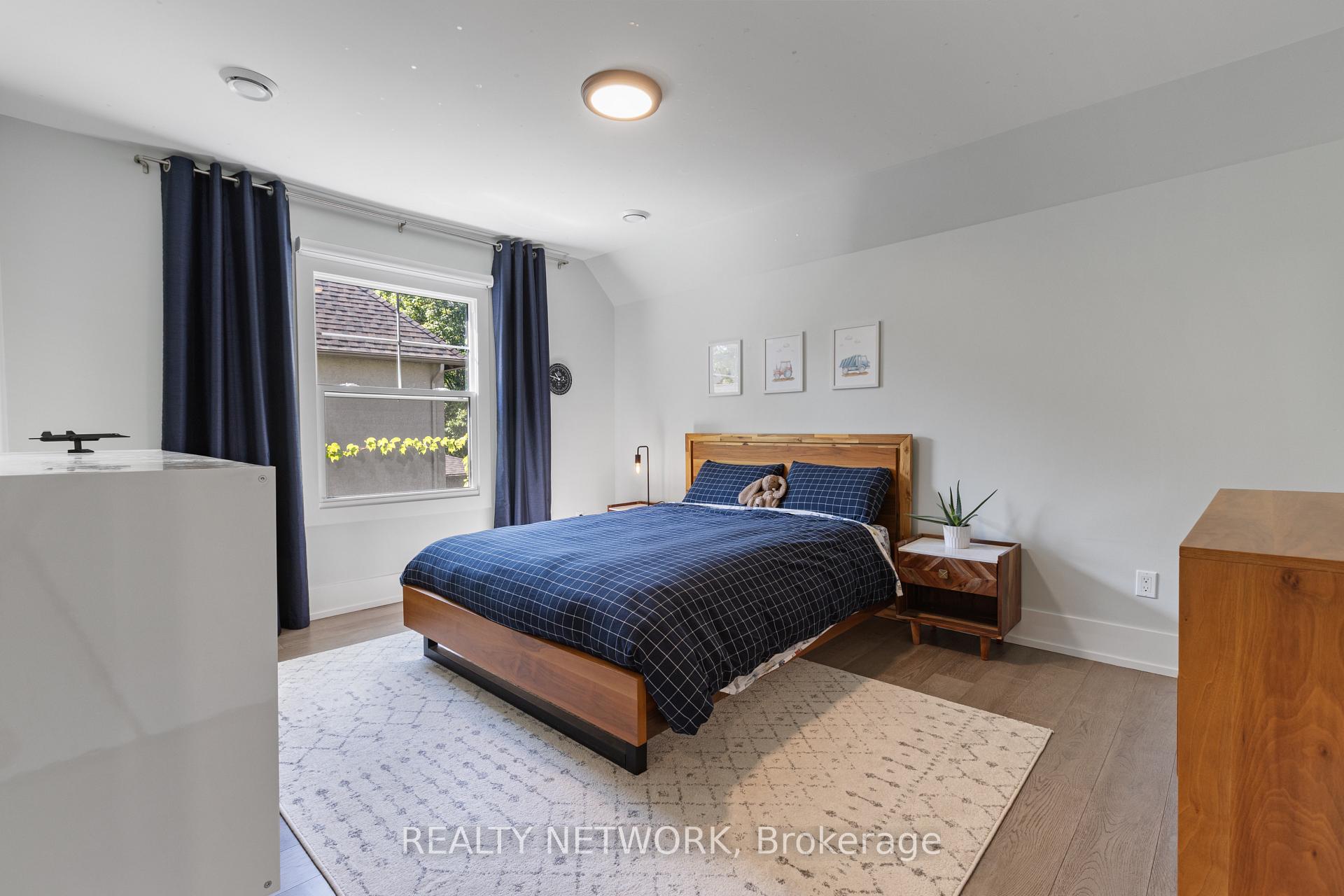 Photo 22 of 16 South Drive, St. Catharines, Old Glenridge — HOMEH