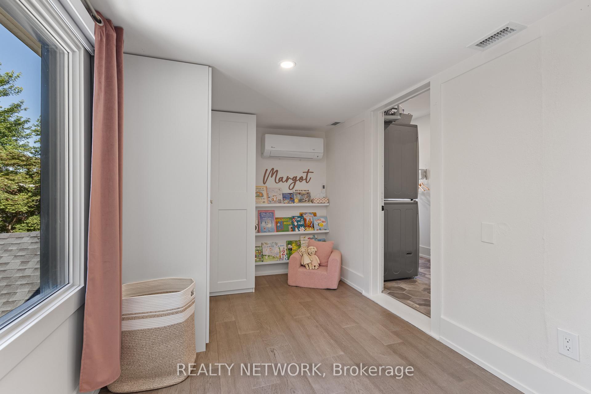 Photo 24 of 16 South Drive, St. Catharines, Old Glenridge — HOMEH