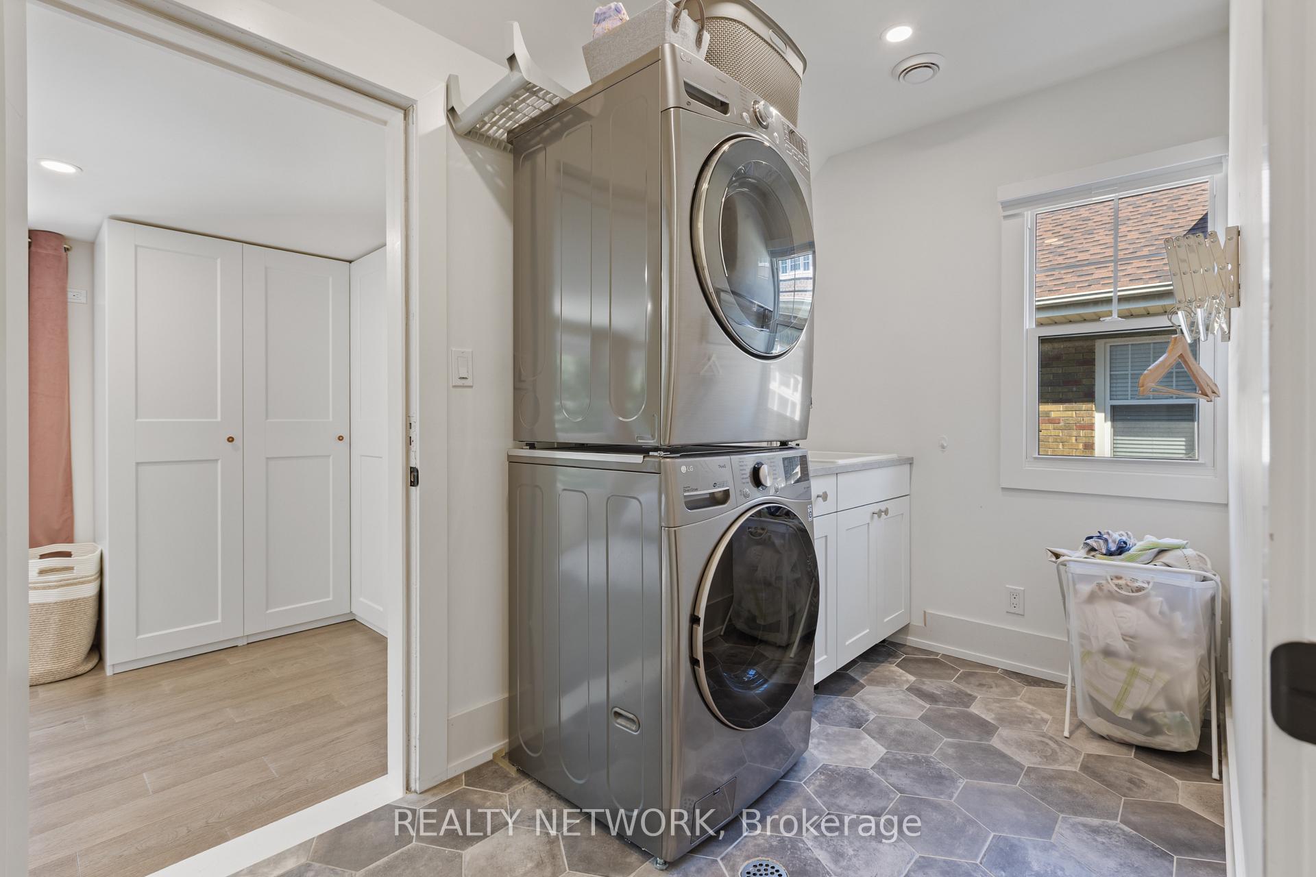 Photo 28 of 16 South Drive, St. Catharines, Old Glenridge — HOMEH